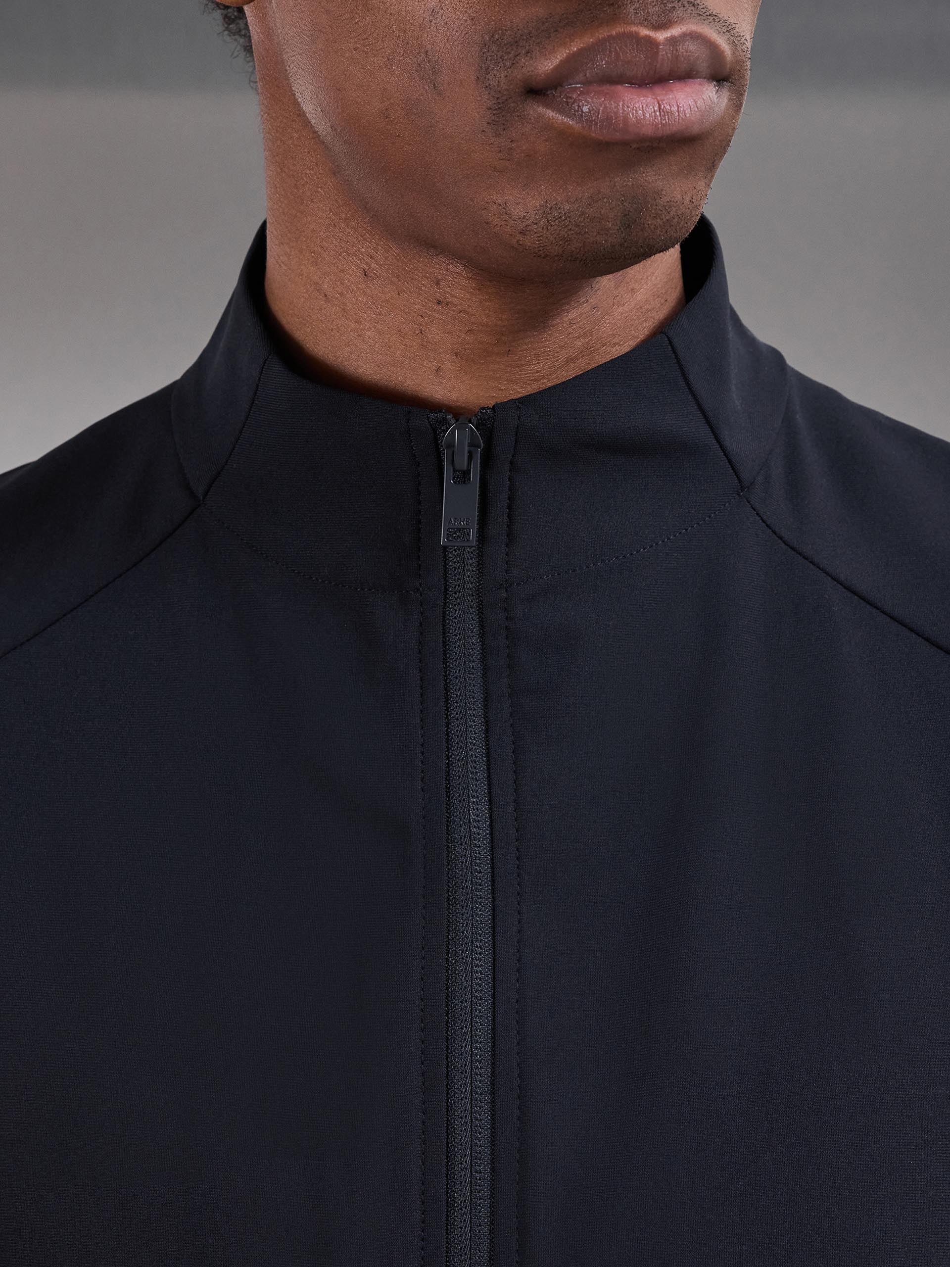 24 Hour Gilet in Navy - Image 5