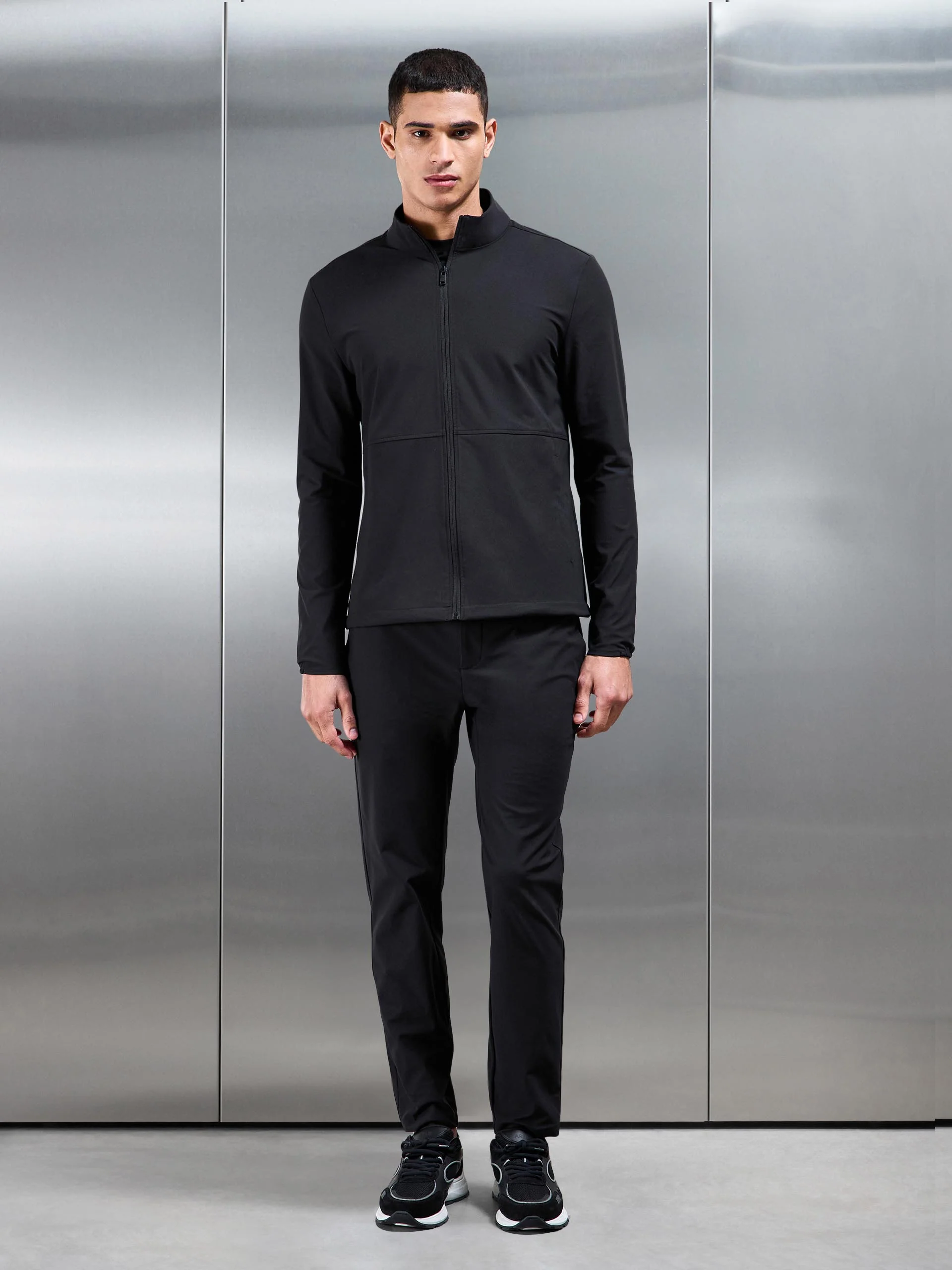 24 Hour Jacket in Black - Image 4
