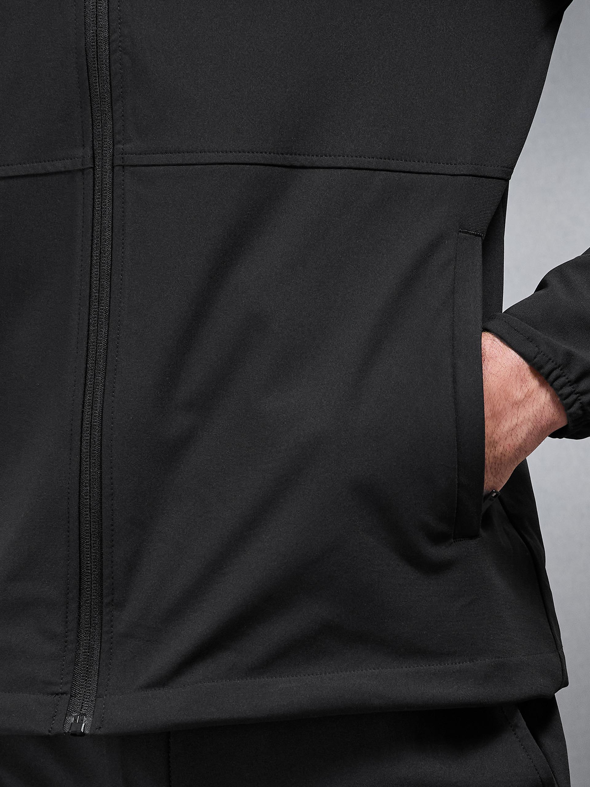 24 Hour Jacket in Black - Image 7