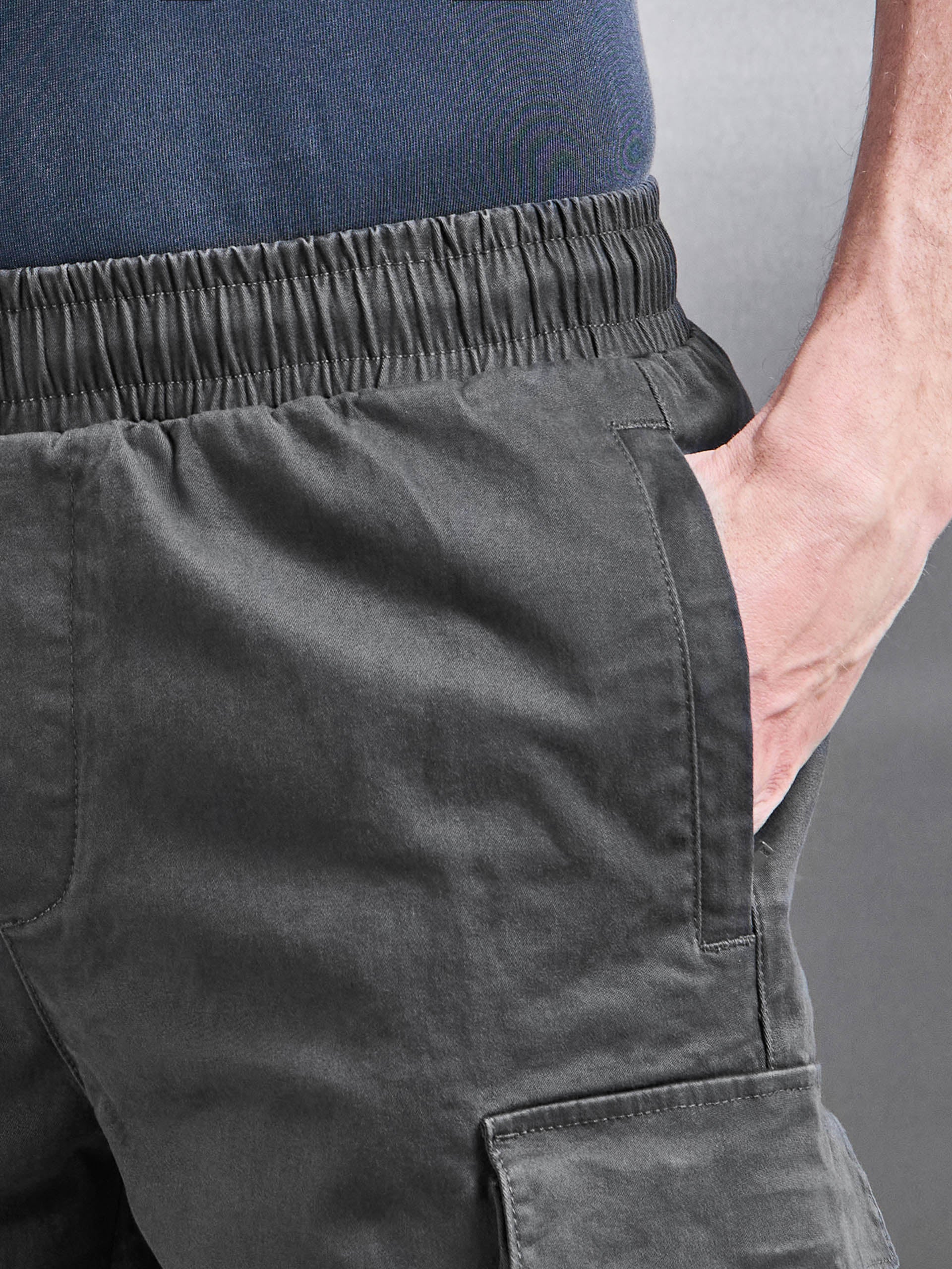 3D Cotton Cargo Short in Grey - Image 5