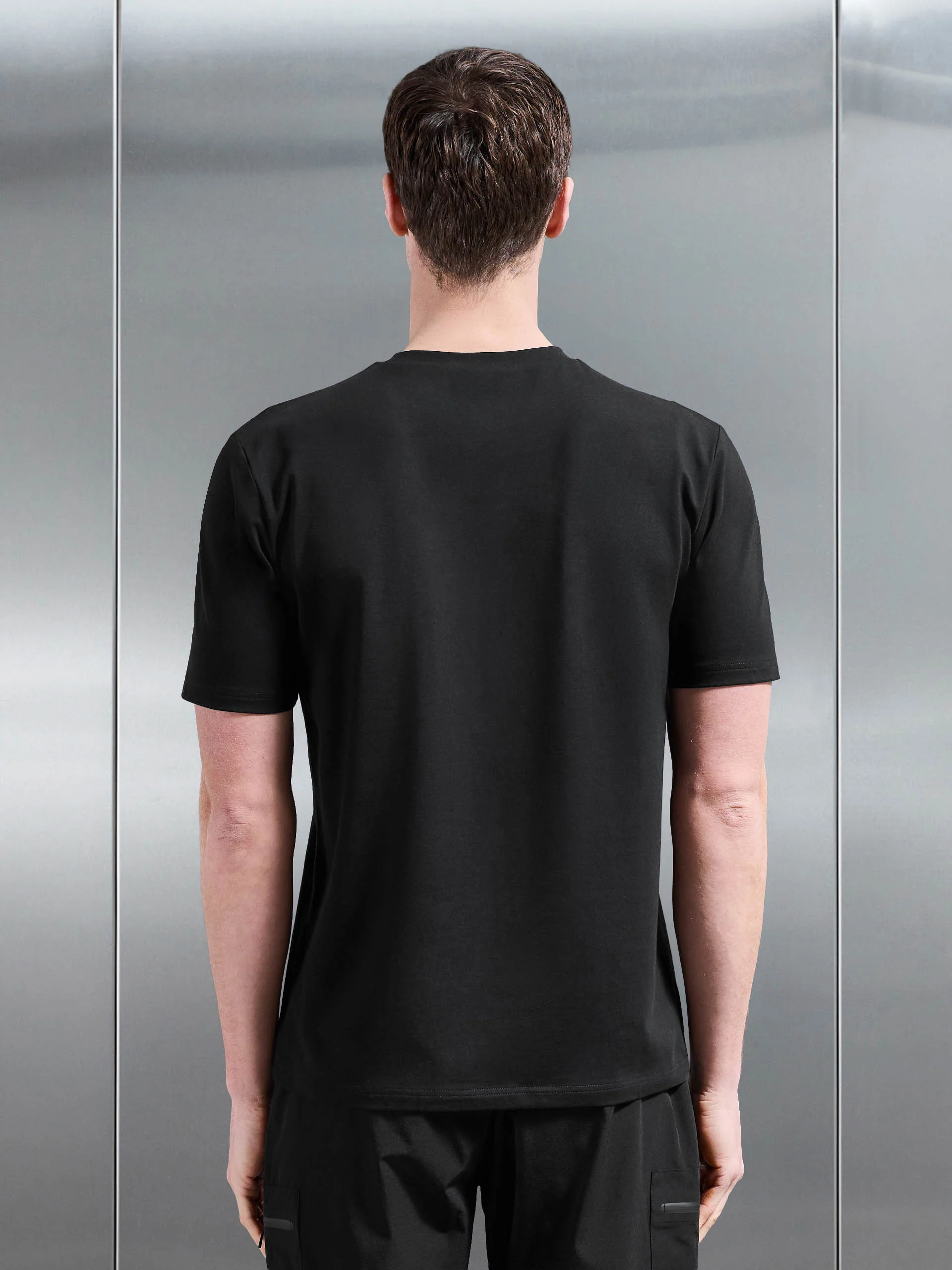 Active Cargo T-Shirt in Black - Image 4