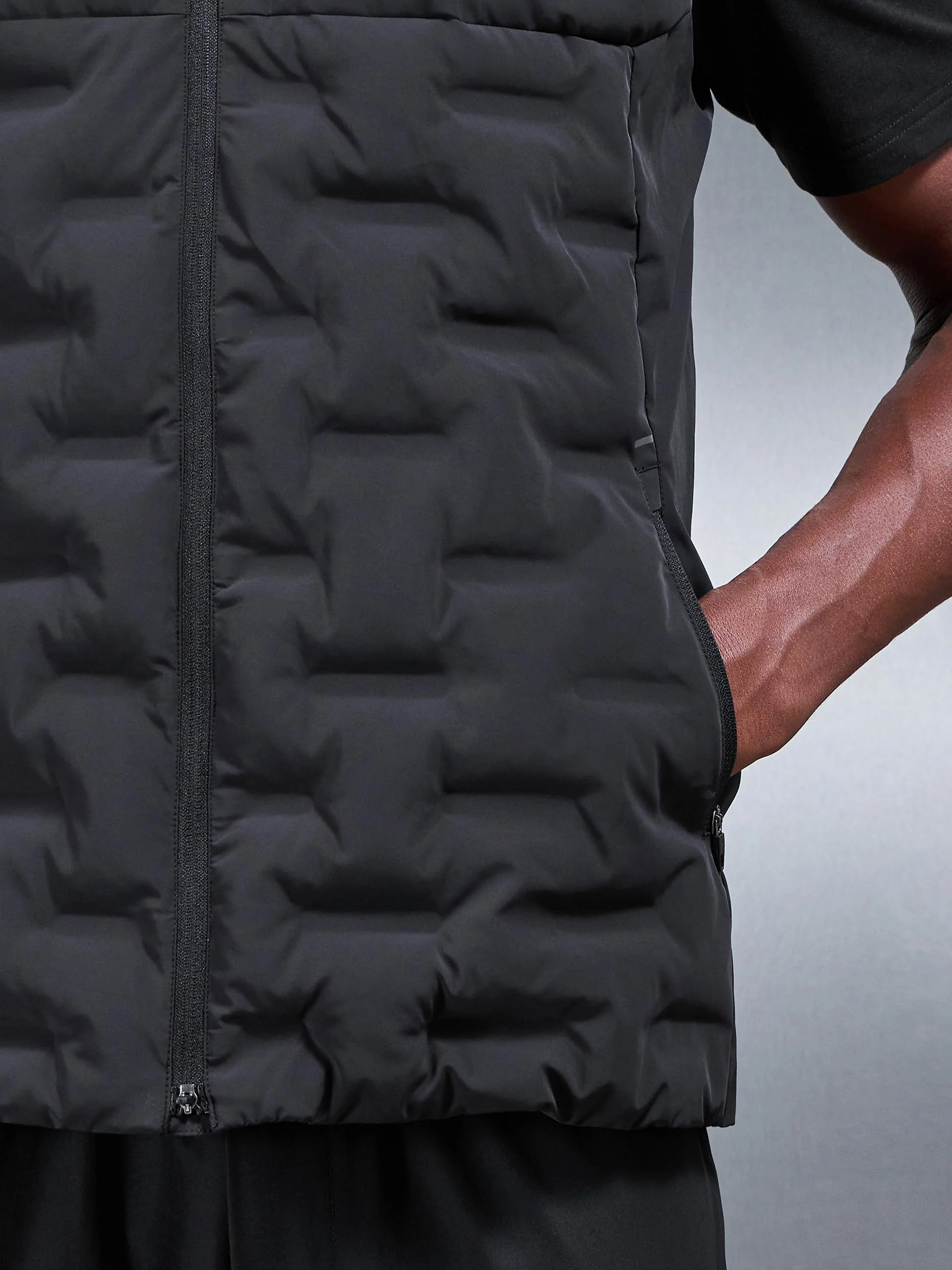 Active Gilet in Black - Image 7