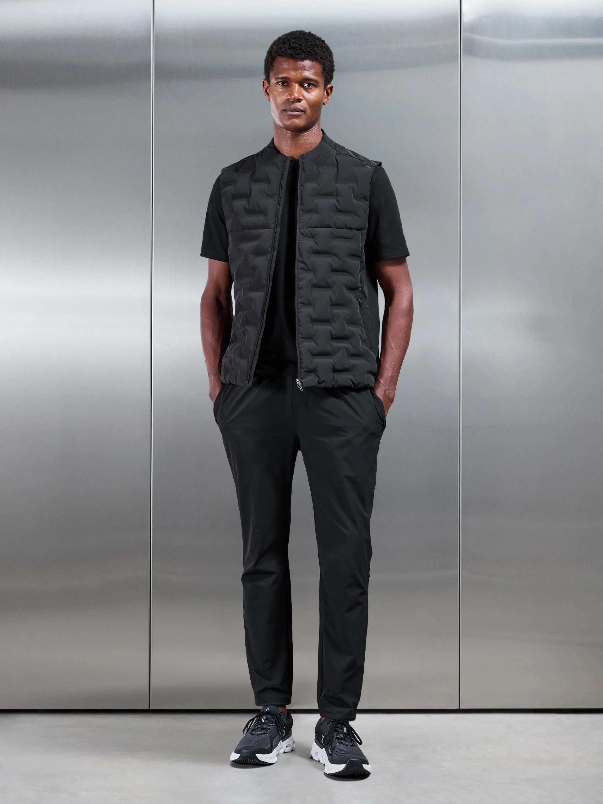 Active Gilet in Black - Image 8