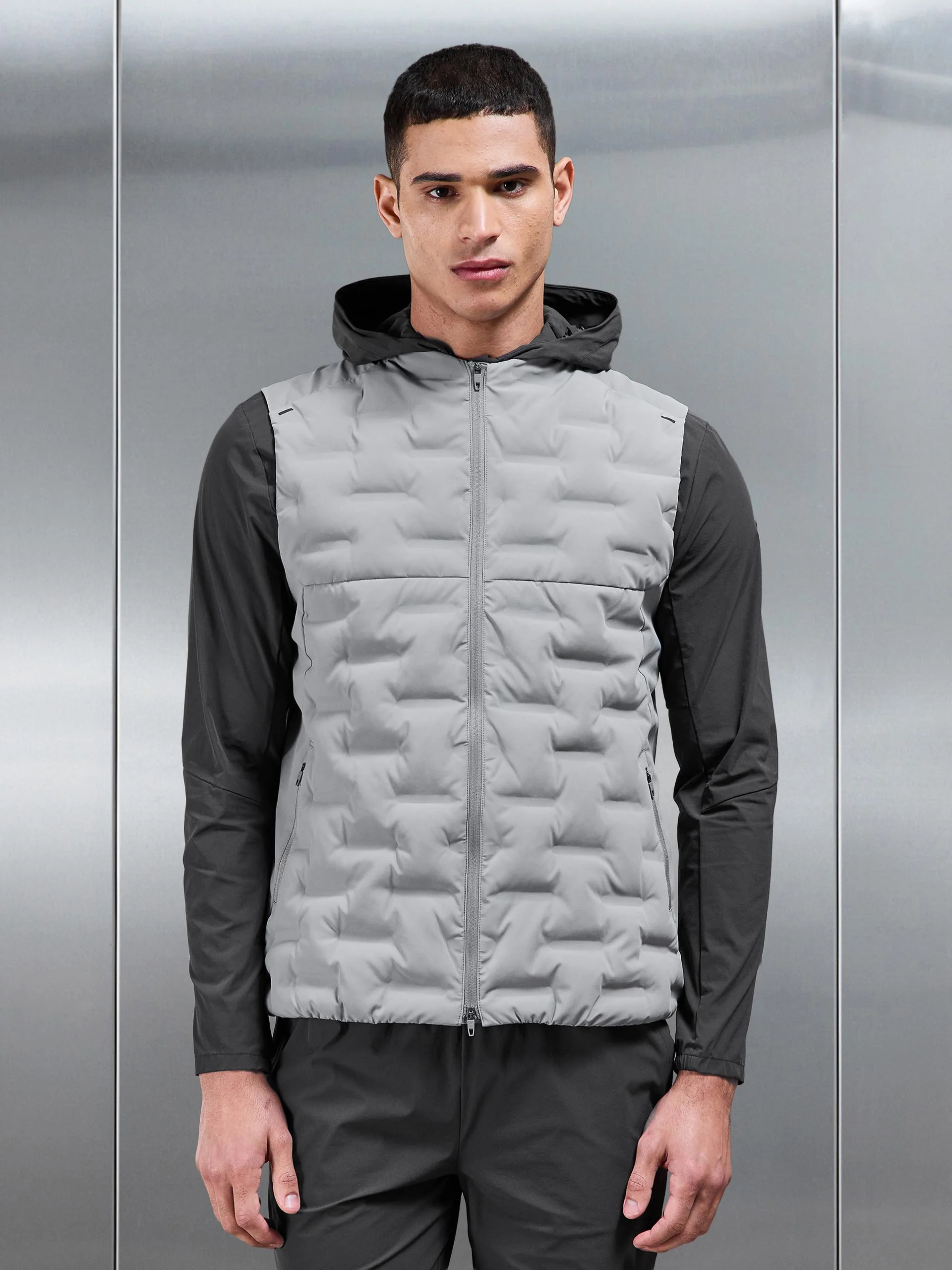 Active Gilet in Mid Grey - Image 3