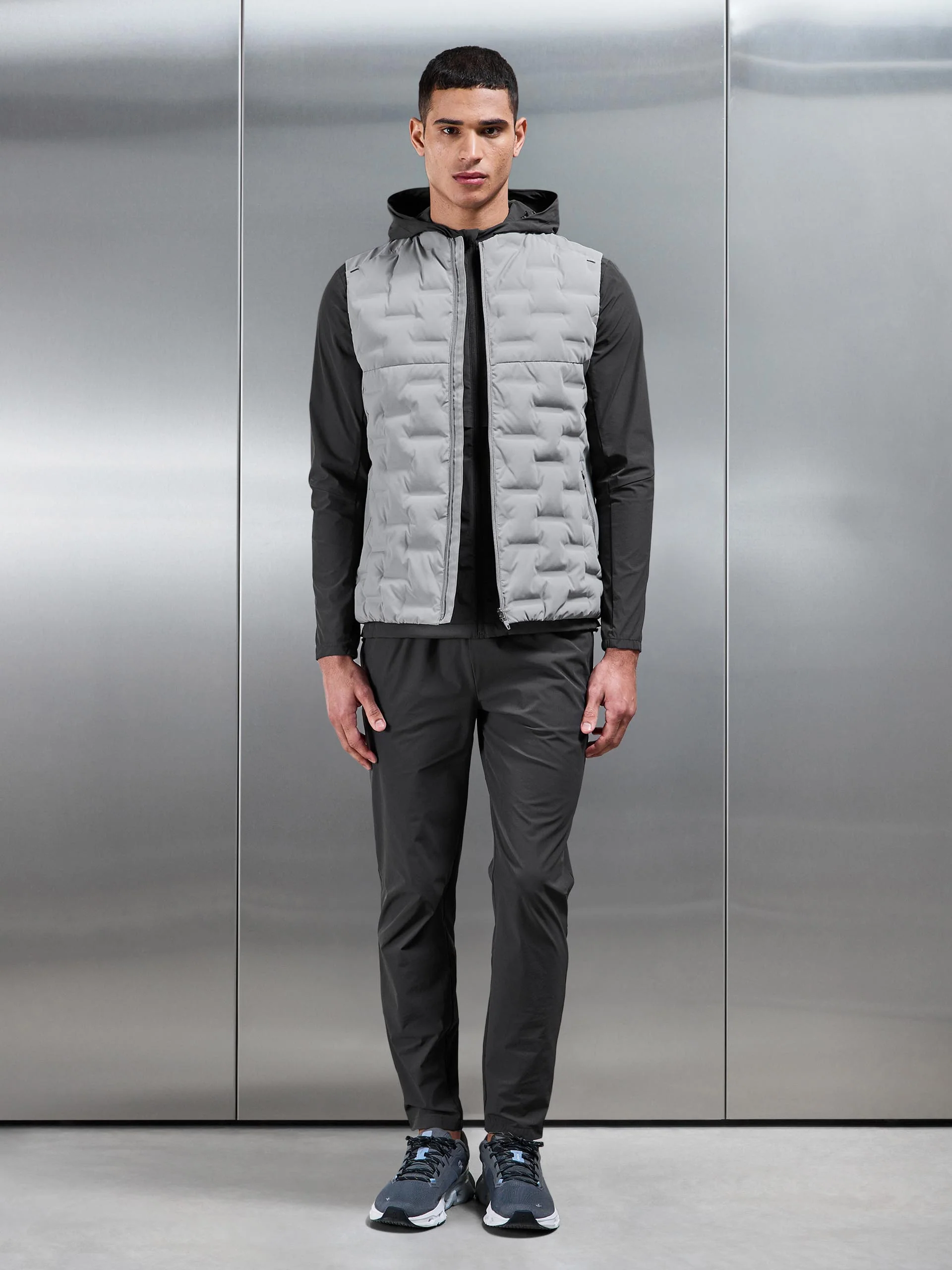 Active Gilet in Mid Grey - Image 4