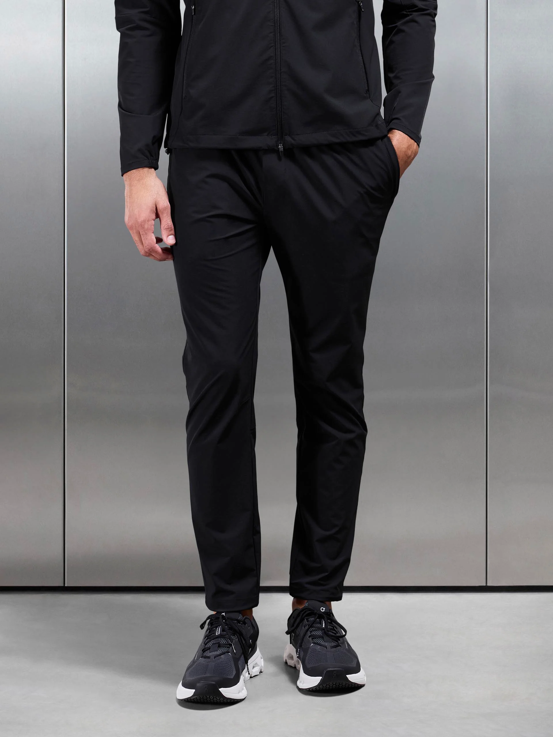 Active Trackpant in Black - Image 3