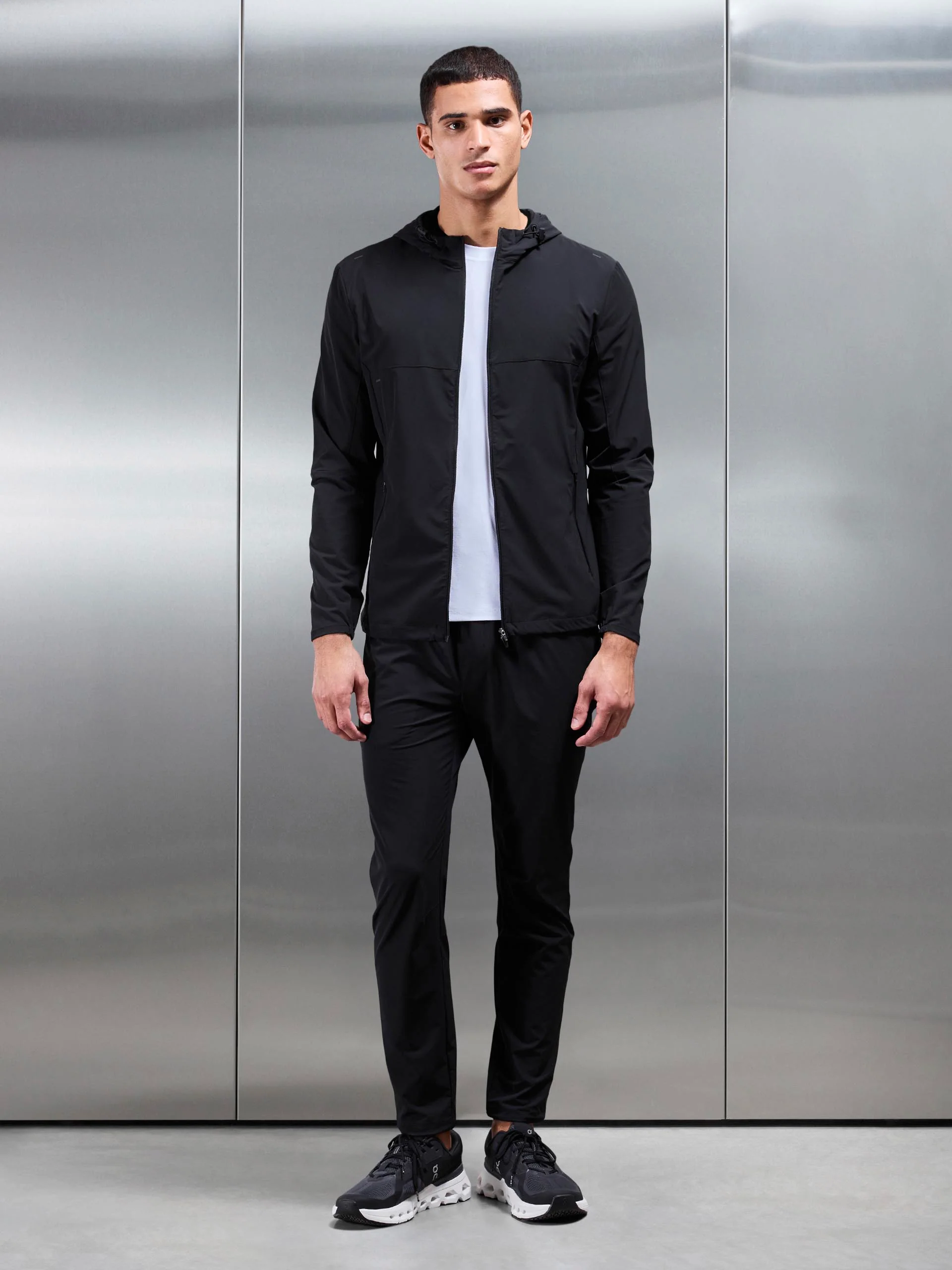 Active Windbreaker in Black - Image 8
