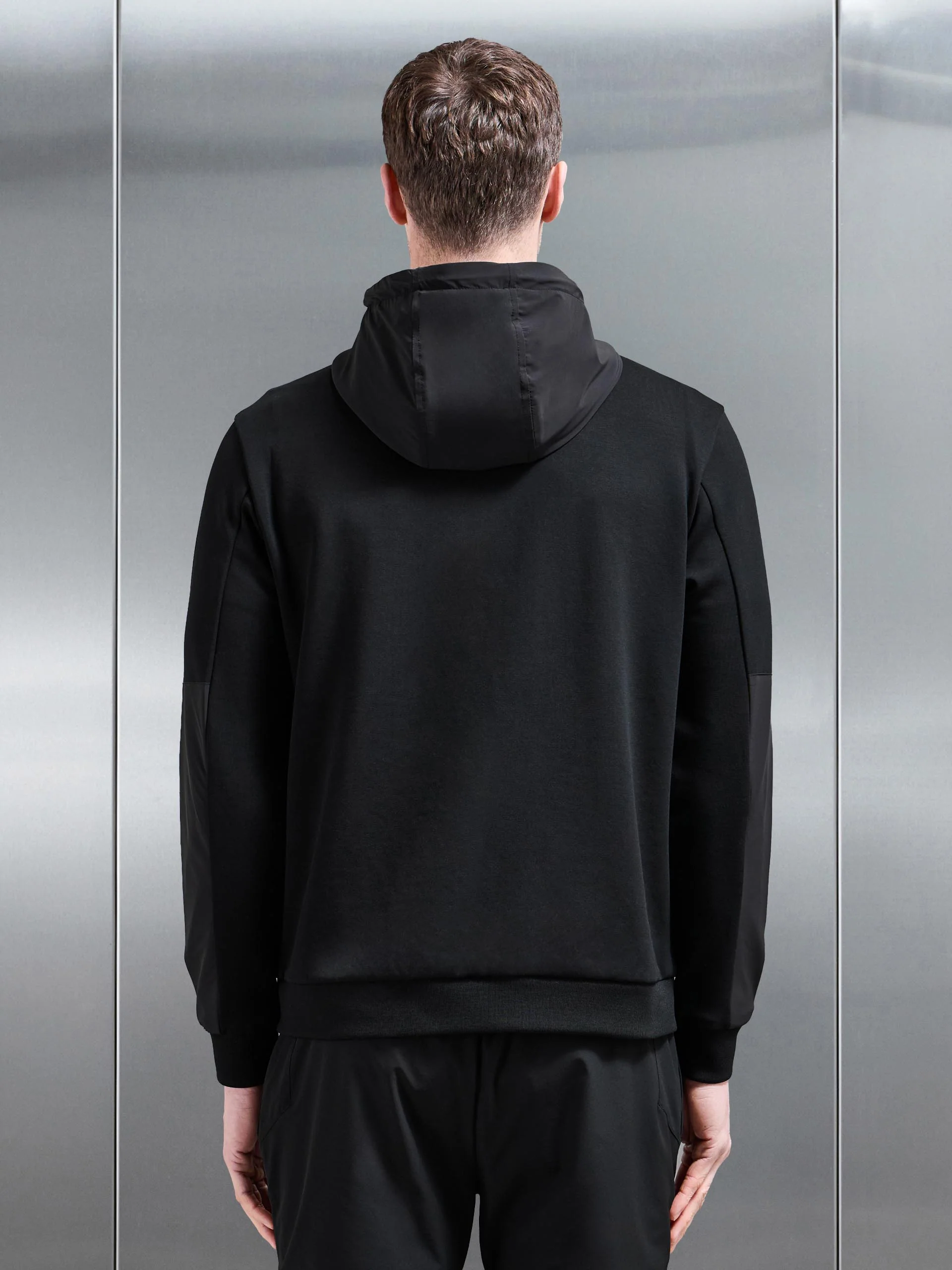 Apex Hybrid Jersey Windbreaker in Black - Image 3
