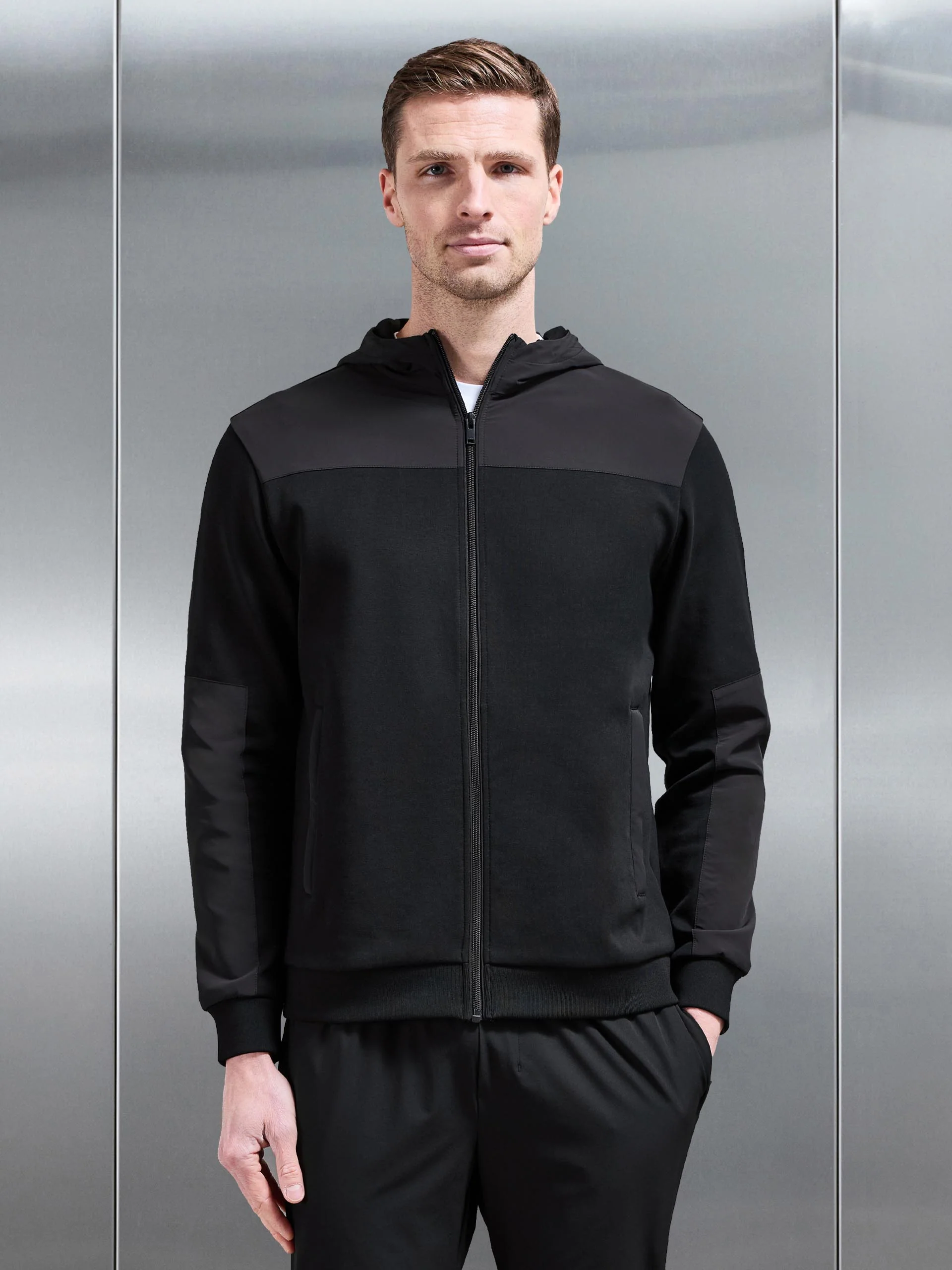 Apex Hybrid Jersey Windbreaker in Black - Image 6