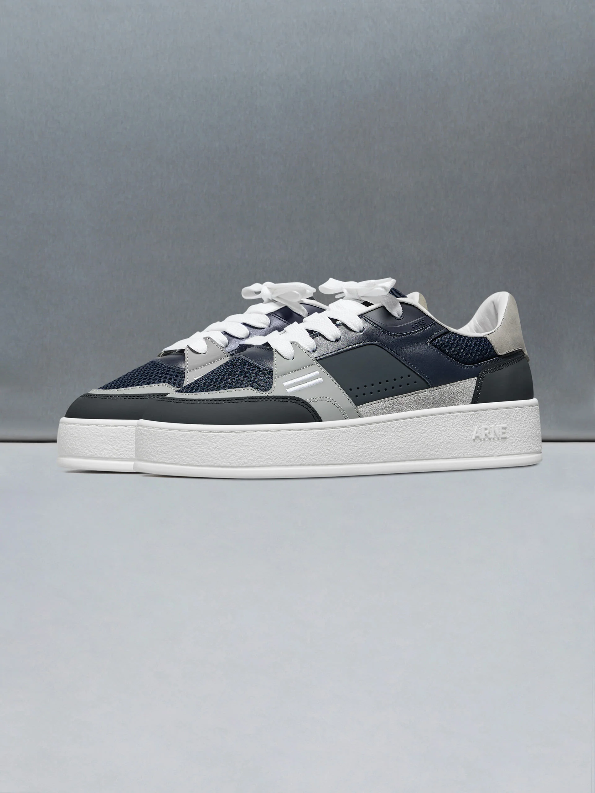 Arena Trainer 2.0 in Navy Grey - Image 3