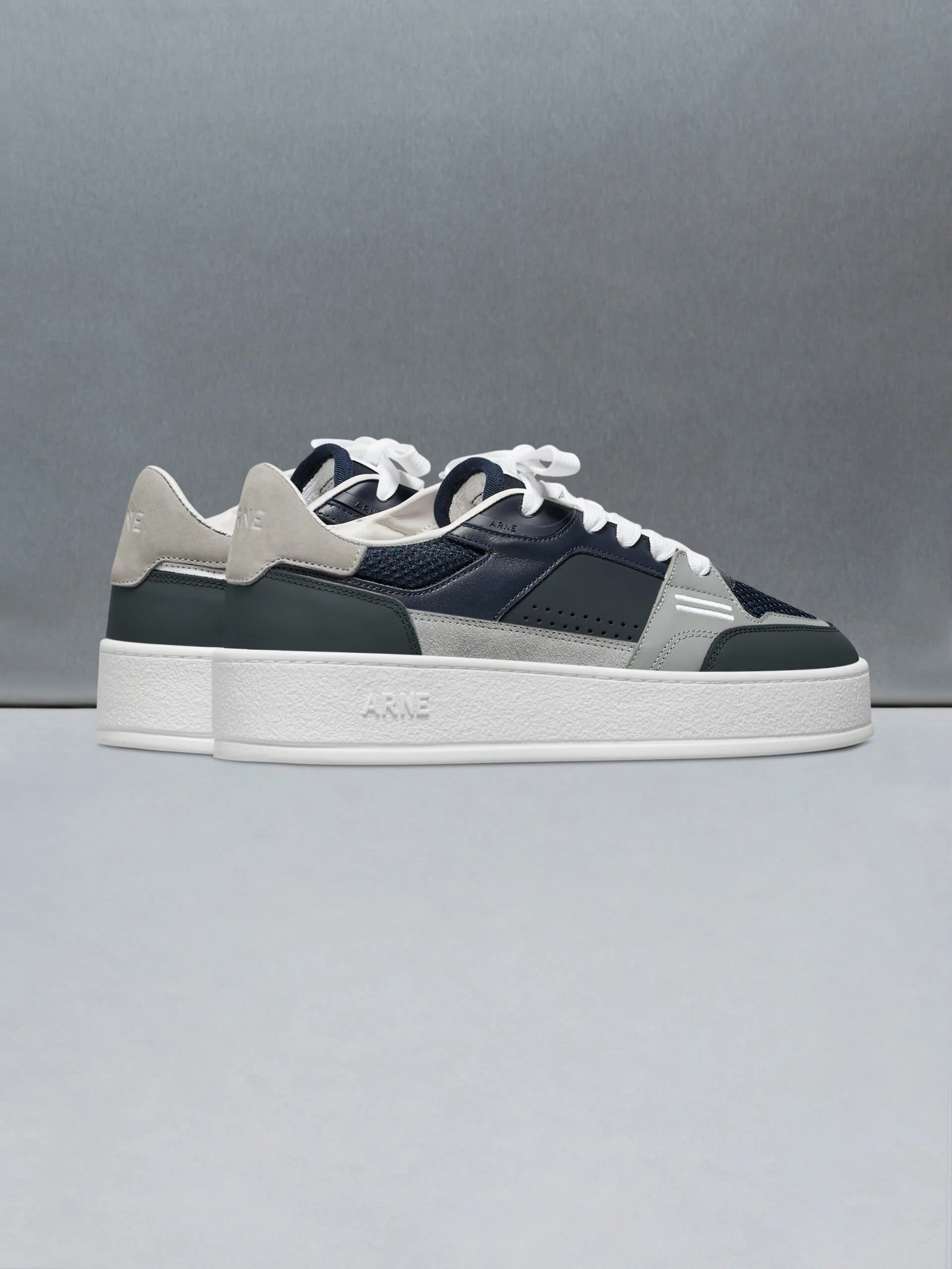 Arena Trainer 2.0 in Navy Grey - Image 4