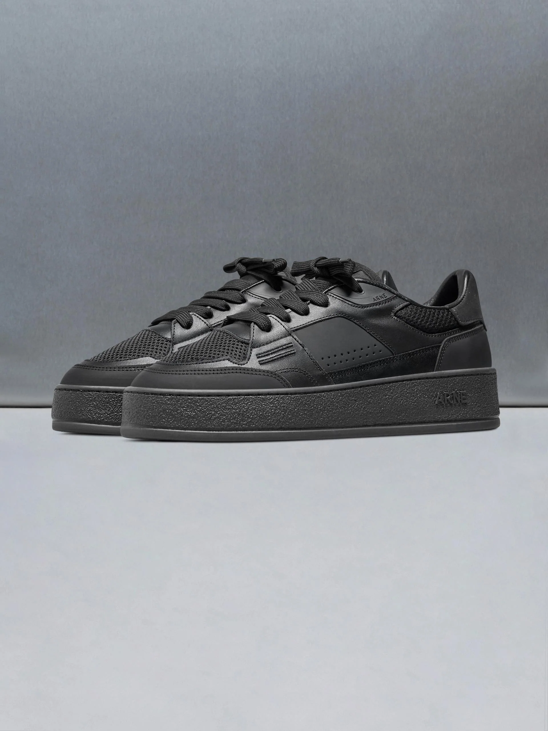 Arena Trainer 2.0 in Triple Black - Image 3