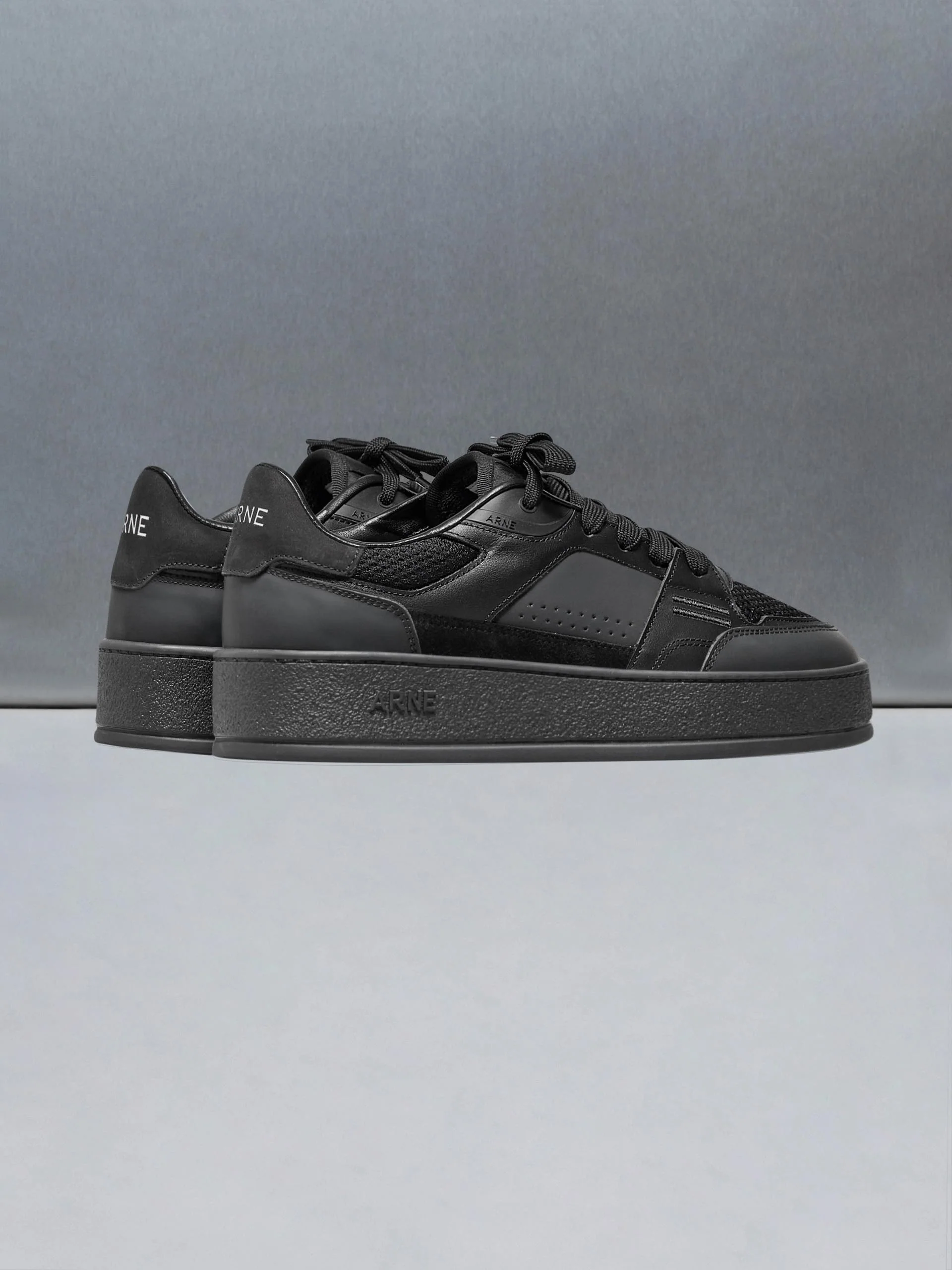 Arena Trainer 2.0 in Triple Black - Image 4
