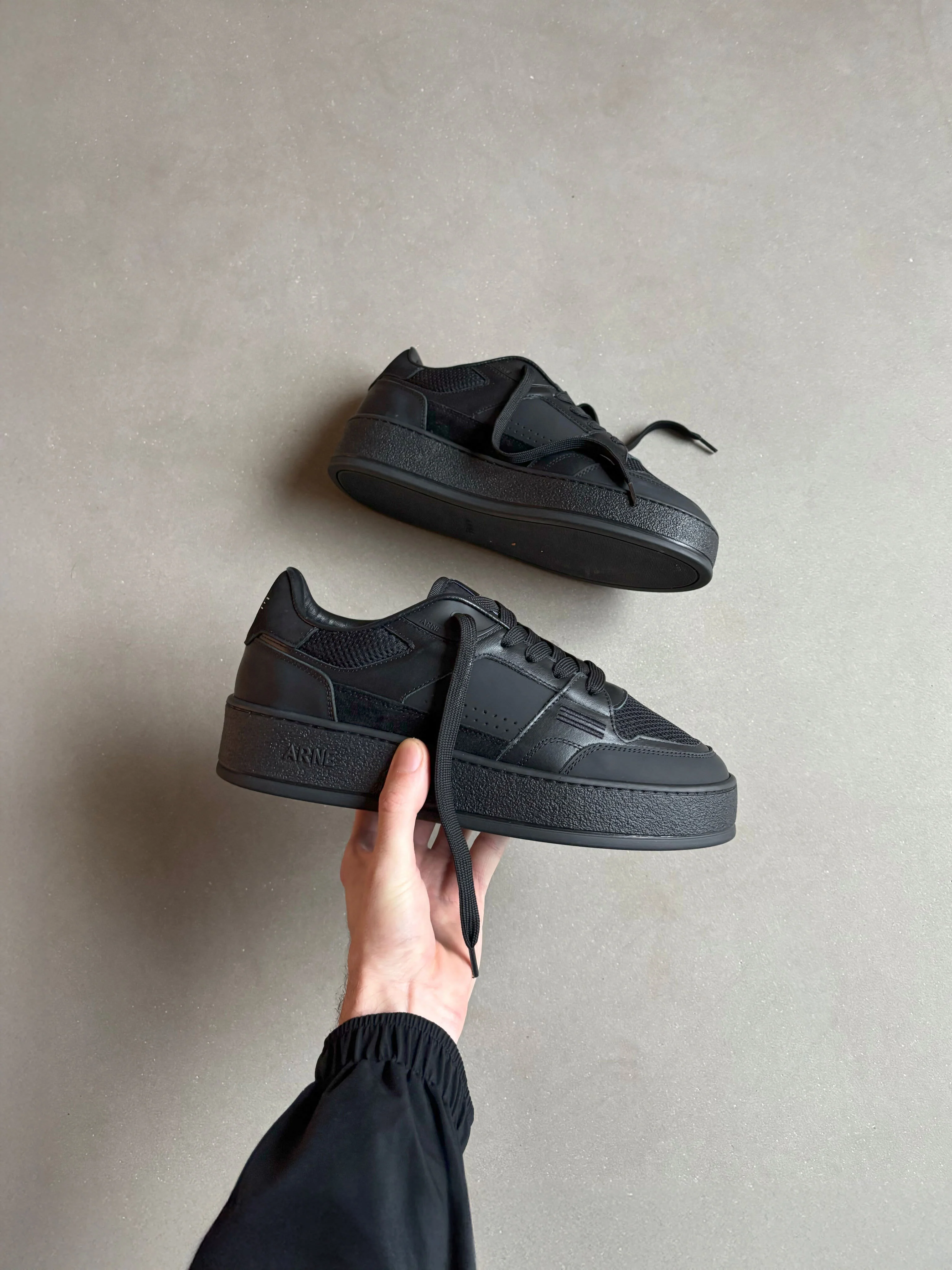 Arena Trainer 2.0 in Triple Black - Image 6