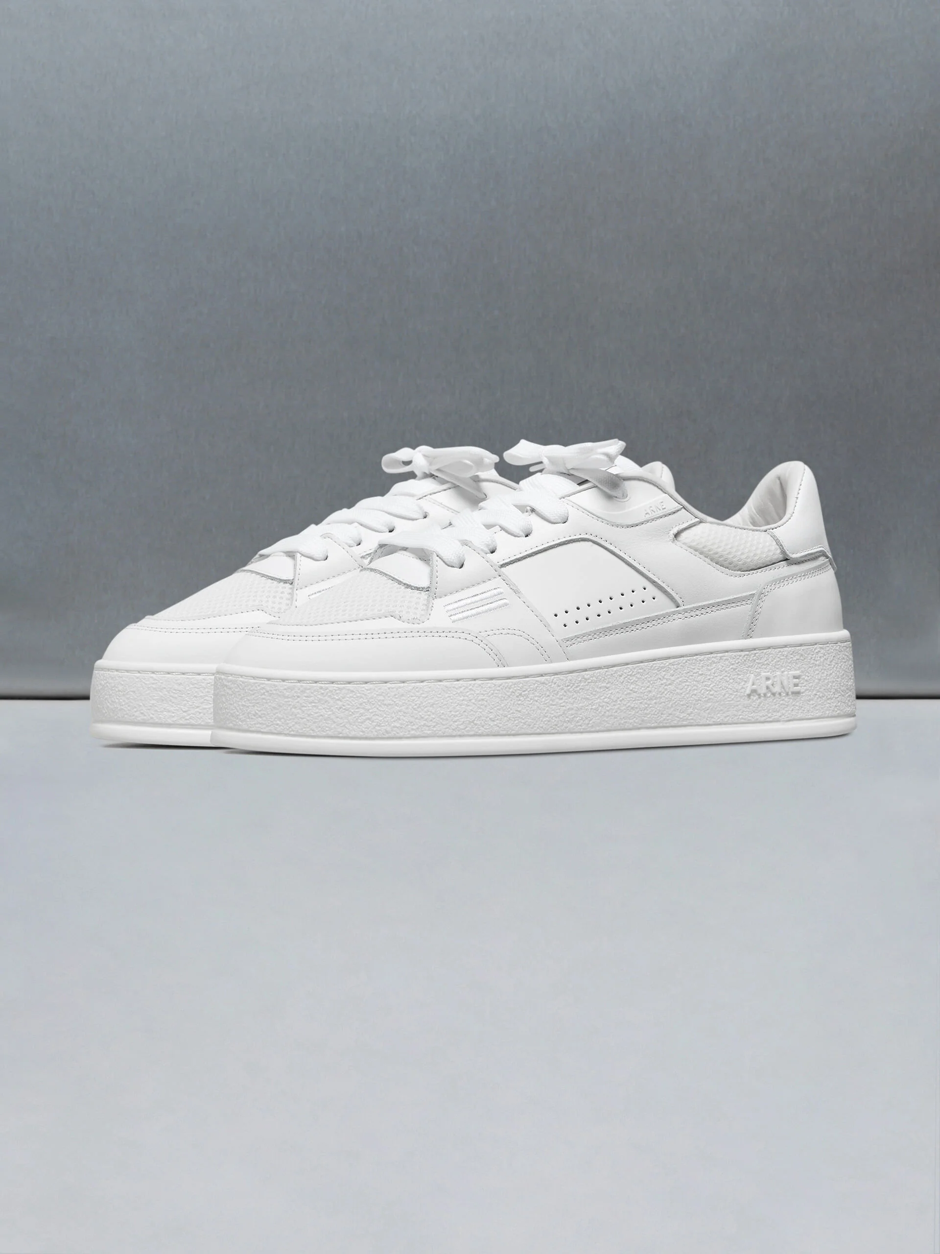 Arena Trainer 2.0 in Triple White - Image 3