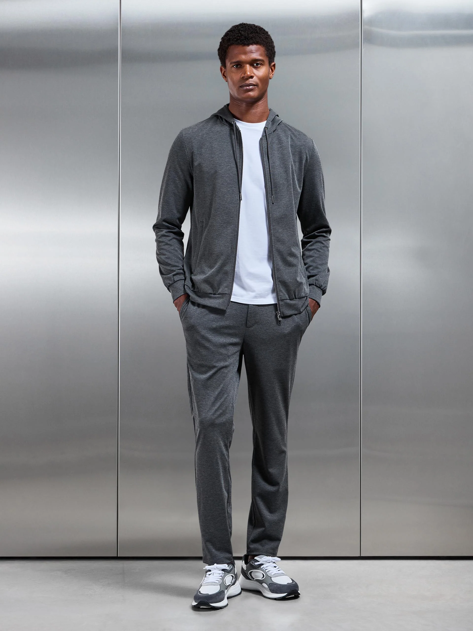 Athleisure Jogger in Dark Grey - Image 2