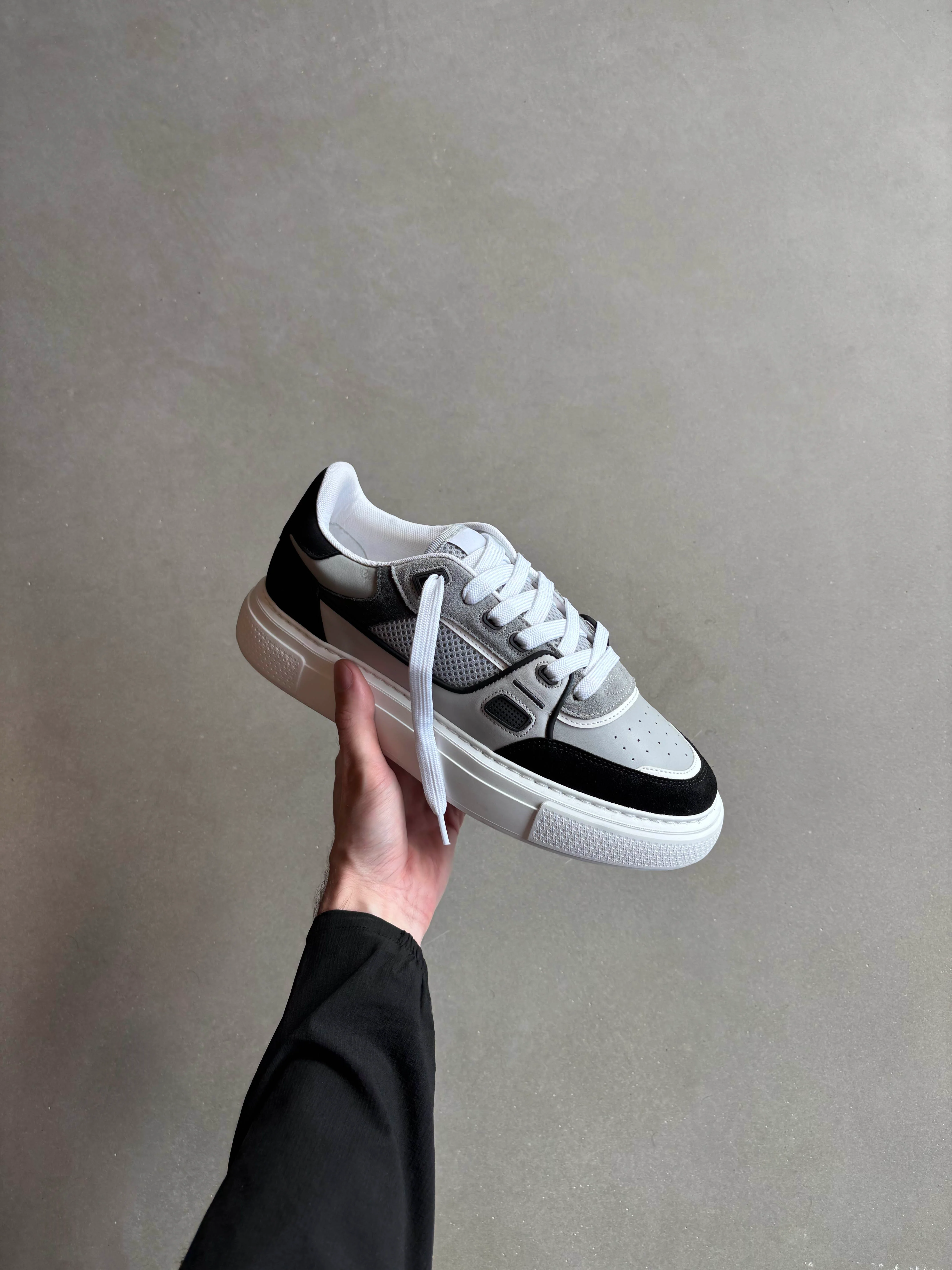 Atlas Trainer in Grey Black - Image 6