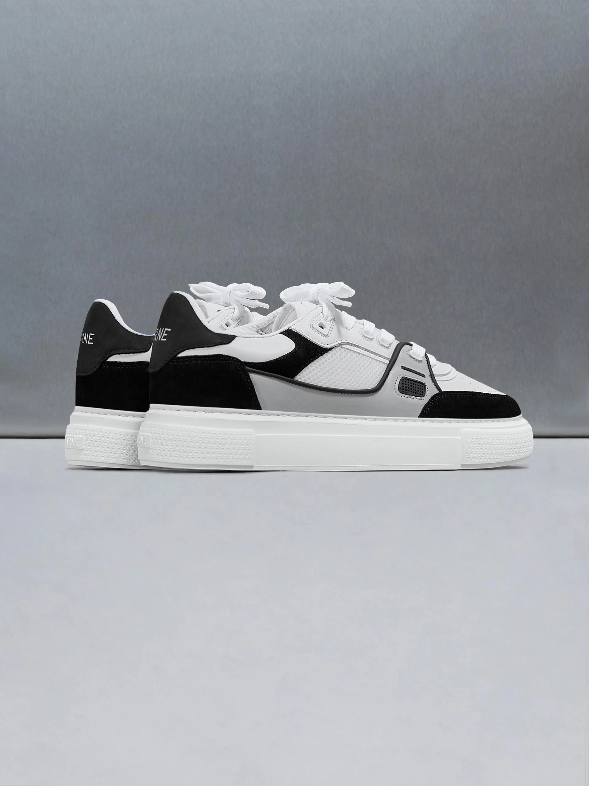 Atlas Trainer in White Black - Image 4