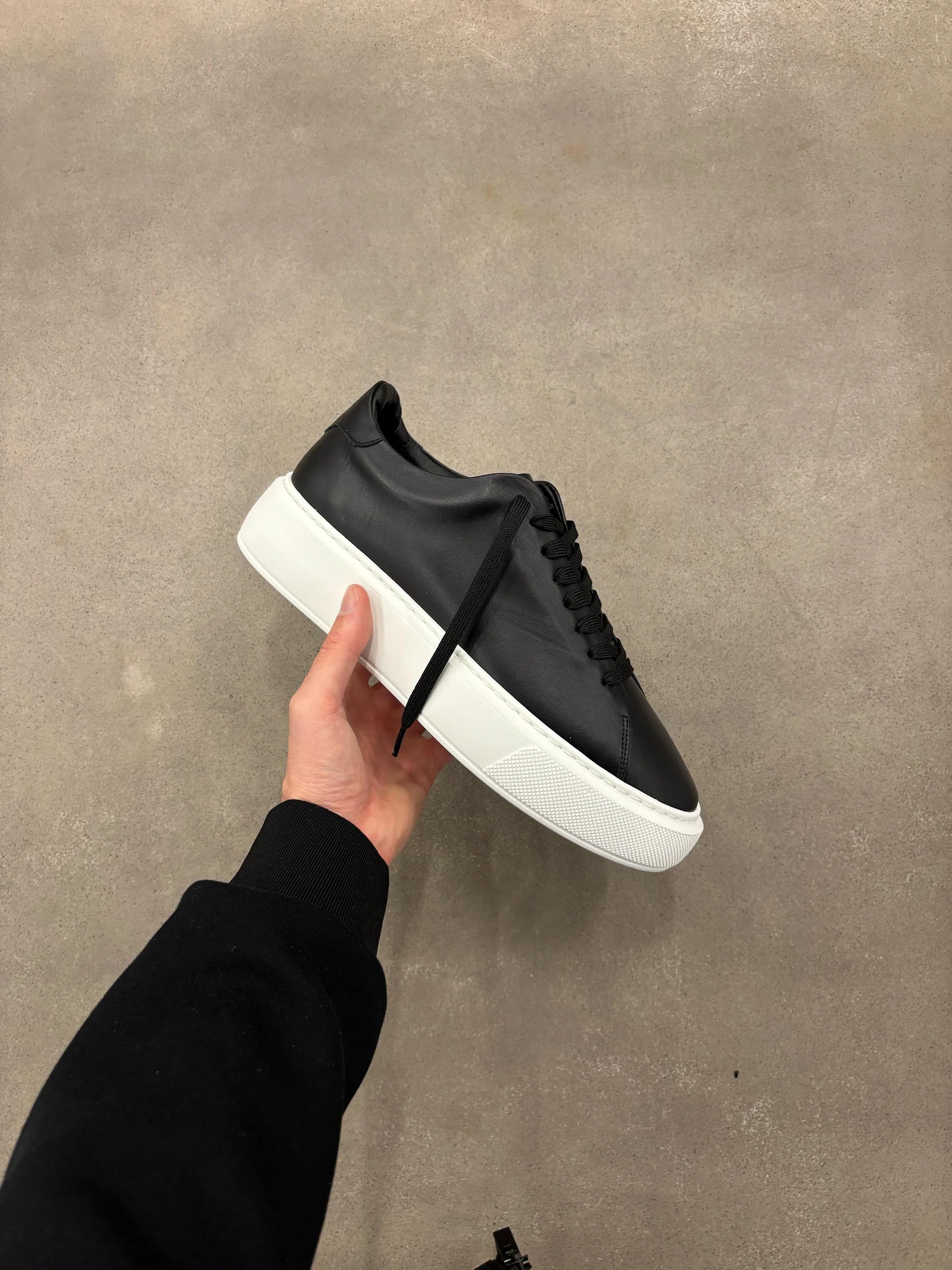 Basic Essential Leather Trainer in Black - Image 6