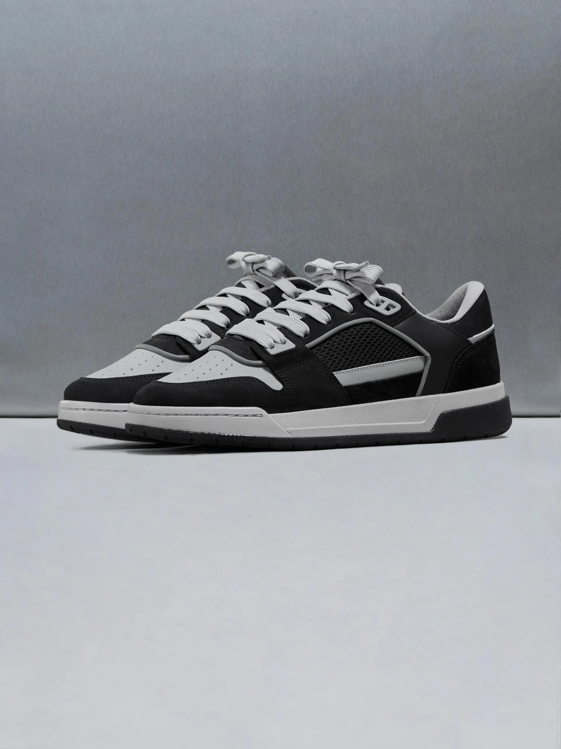 Basket Trainer in Black Grey - Image 3