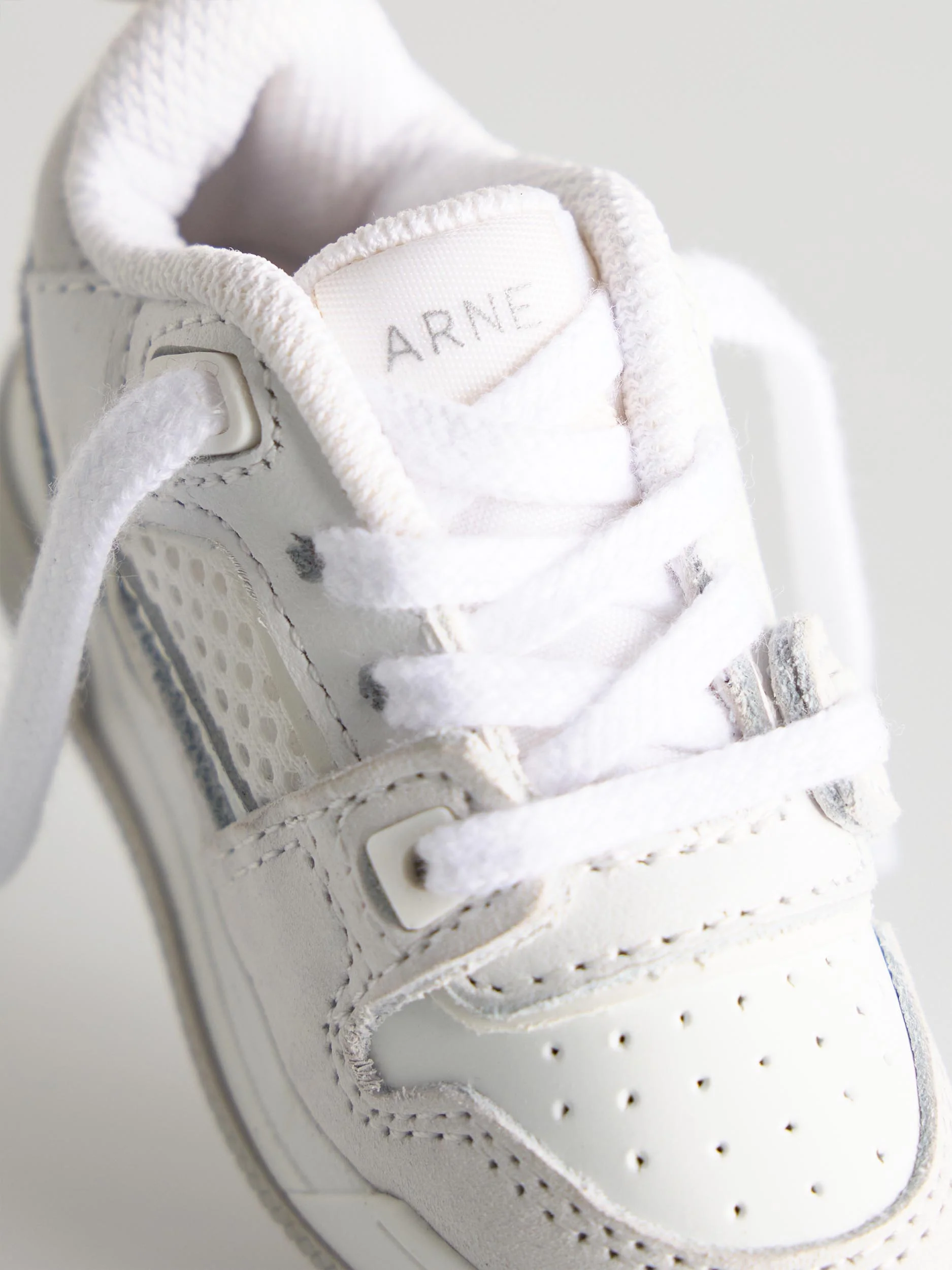 Basket Trainer Keychain in White Grey - Image 3