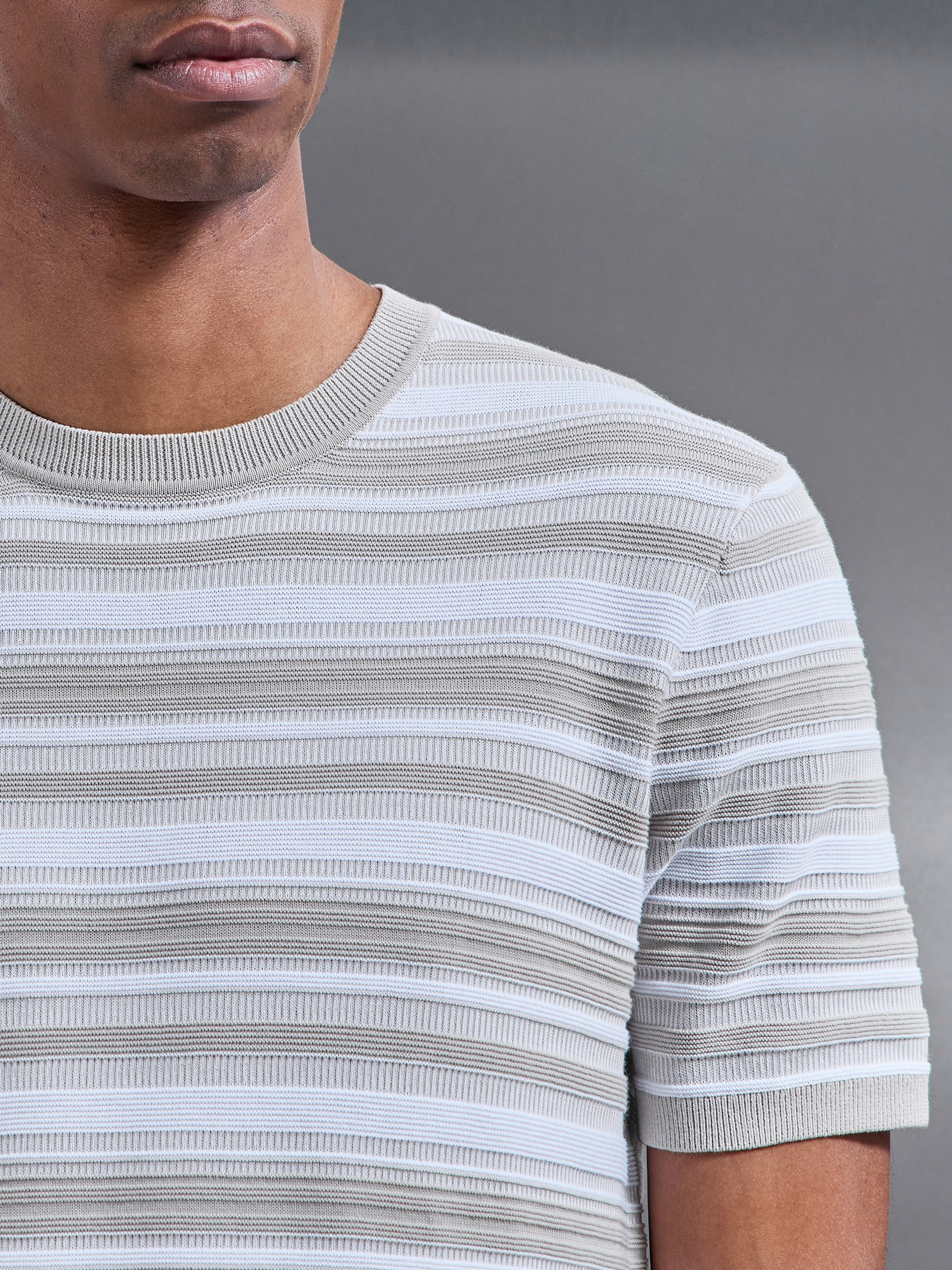 Bellano Knitted Textured Stripe T-Shirt in Stone - Image 4