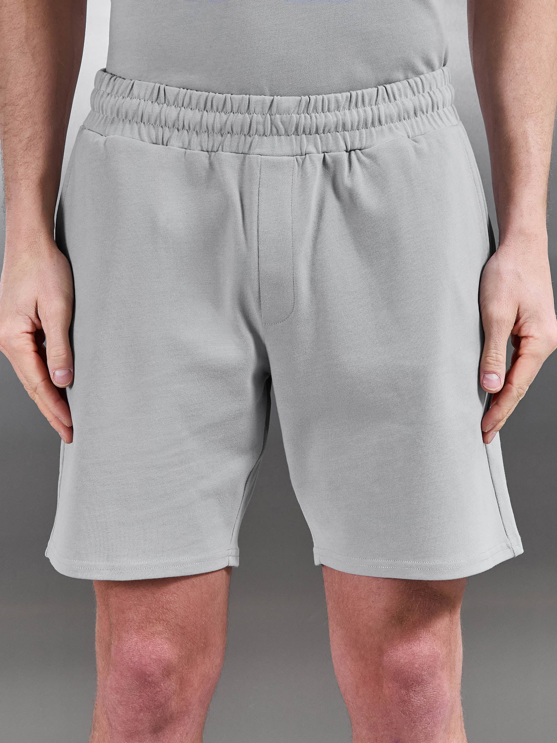Brushed Relaxed Short in Mid Grey - Image 4