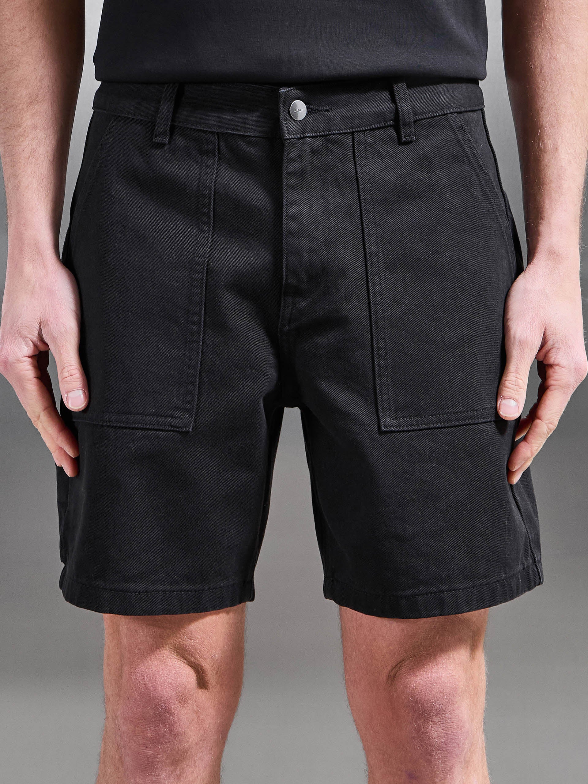 Carpenter Short in Black - Image 4