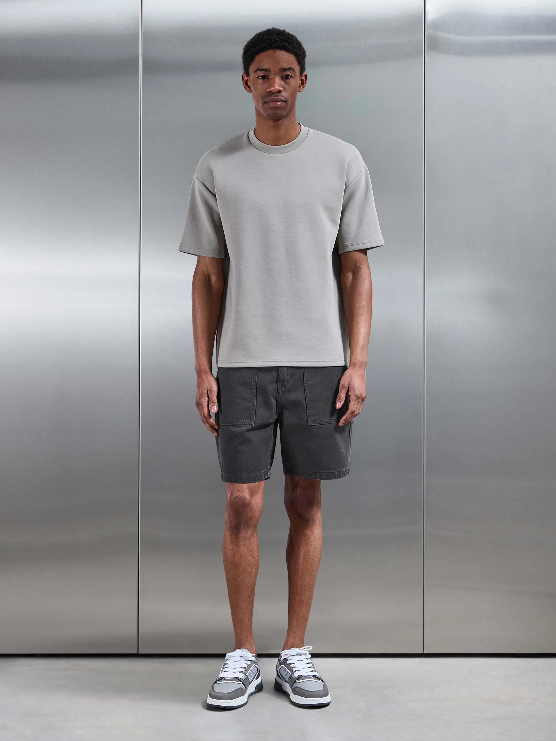Carpenter Short in Grey - Image 2