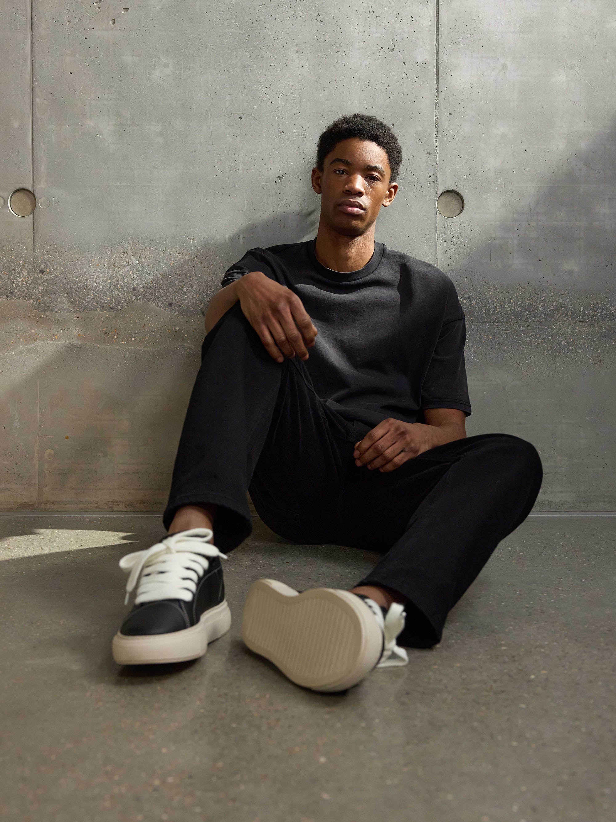 Chunky Essential Trainer in Black - Image 2