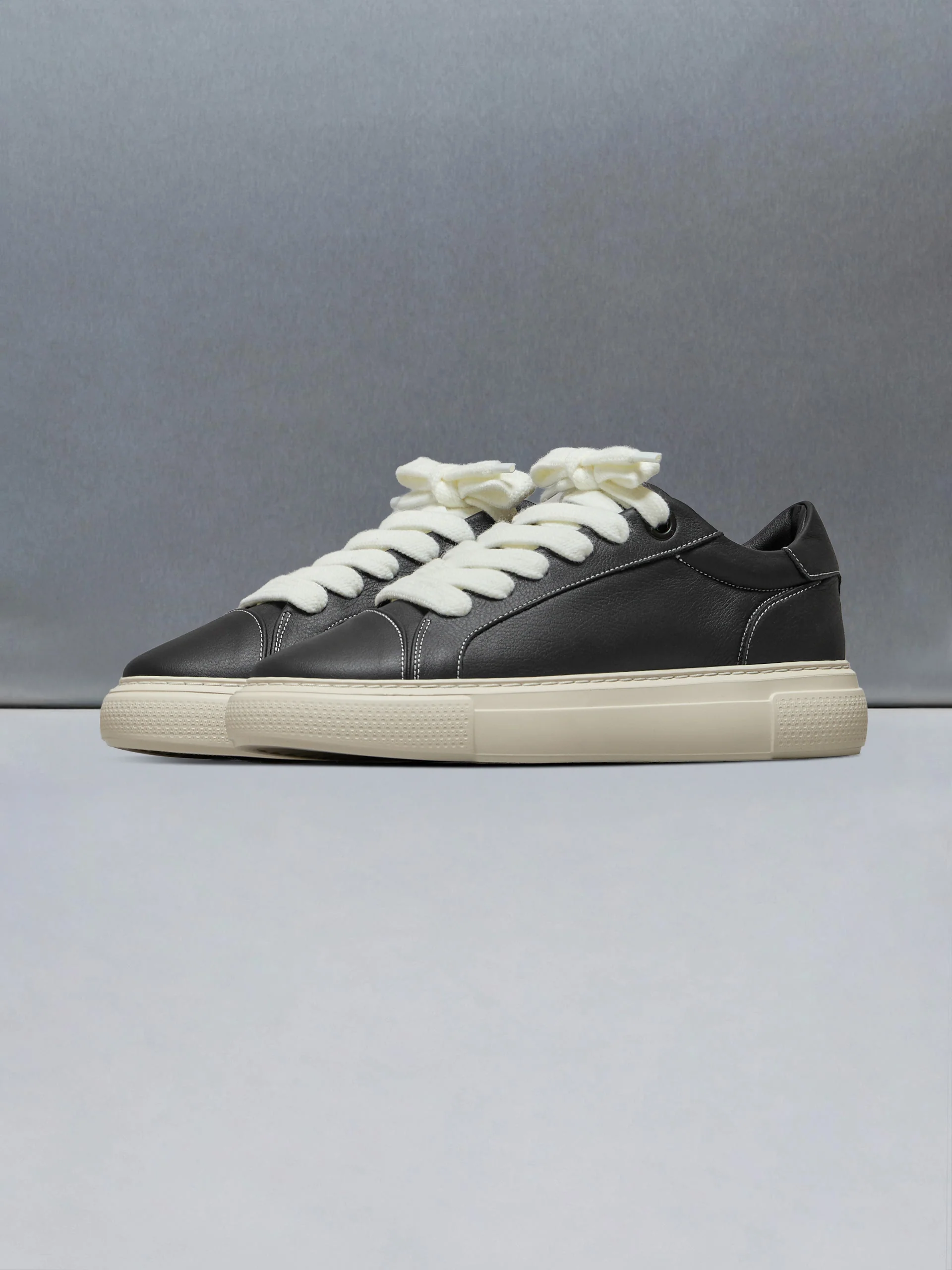 Chunky Essential Trainer in Black - Image 3