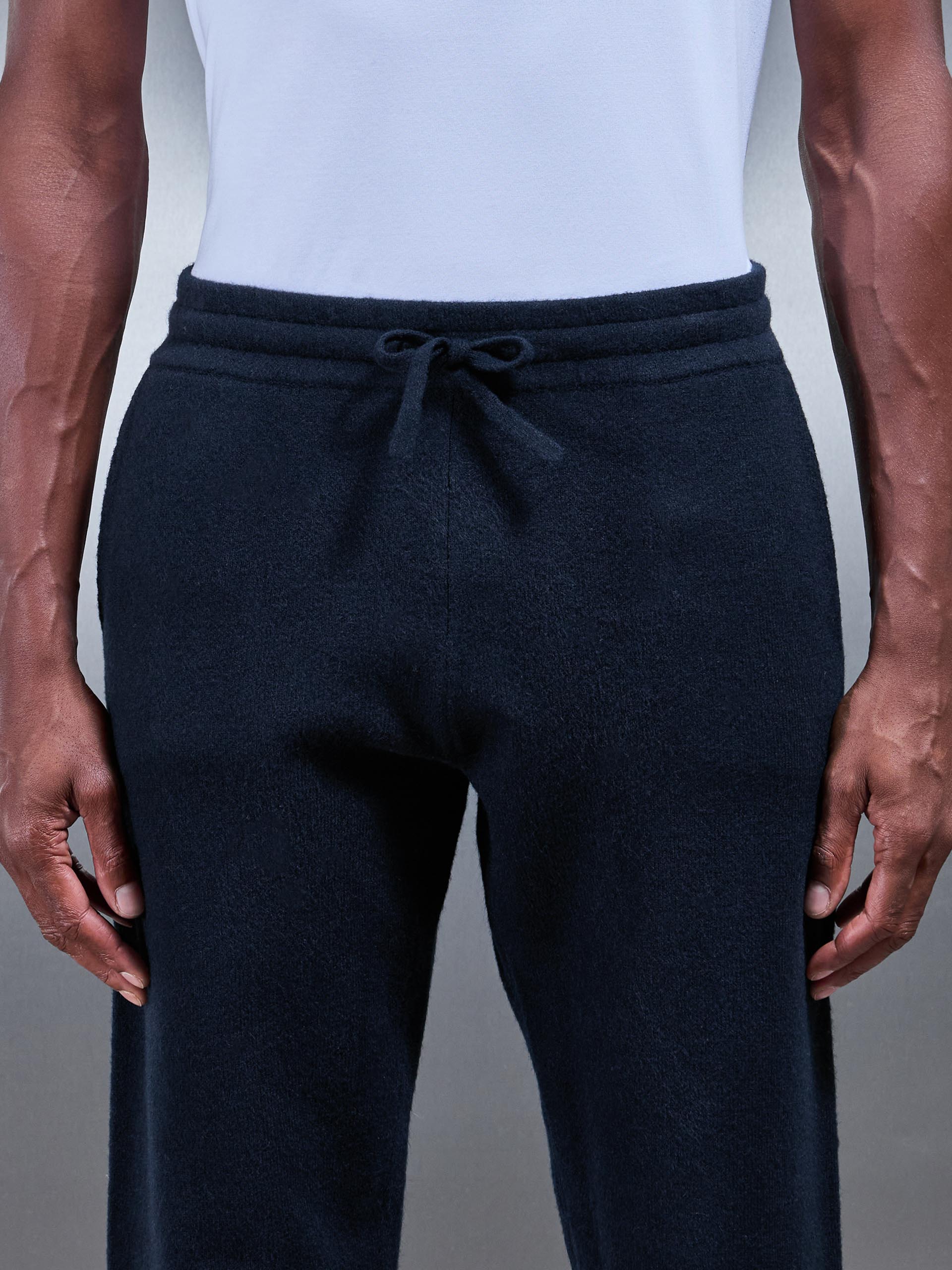 Chunky Wool Straight Leg Jogger in Navy - Image 4