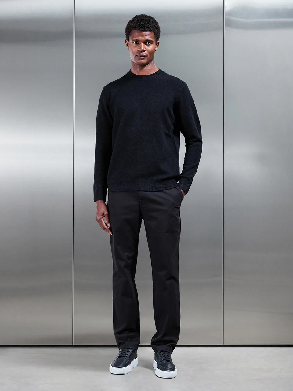 Chunky Wool Sweatshirt in Black - Image 2