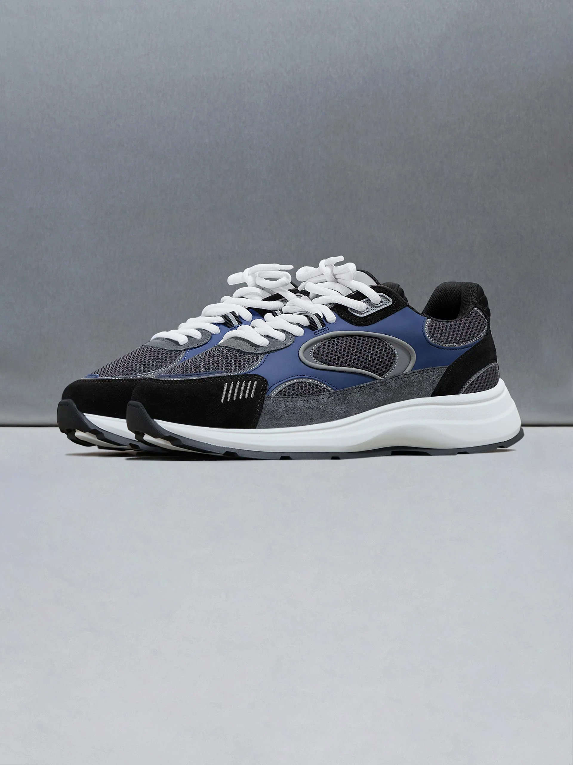 Circuit Trainer in Cobalt Grey - Image 3