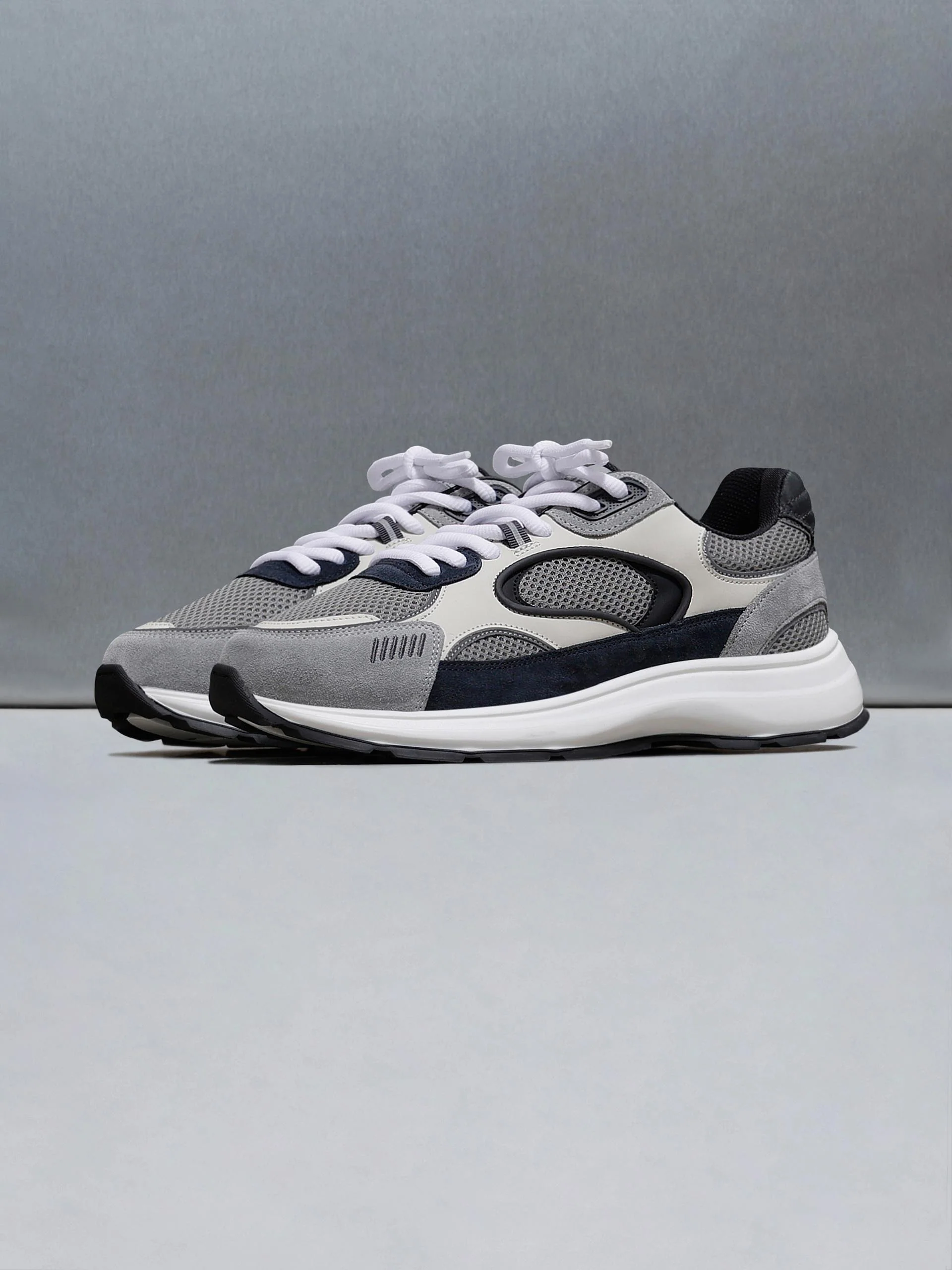Circuit Trainer in Desert Grey - Image 3