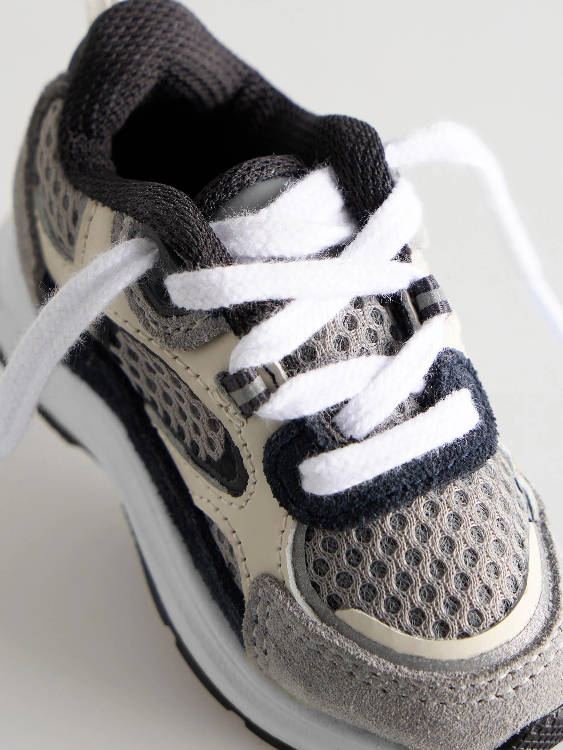 Circuit Trainer Keychain in Desert Grey - Image 3