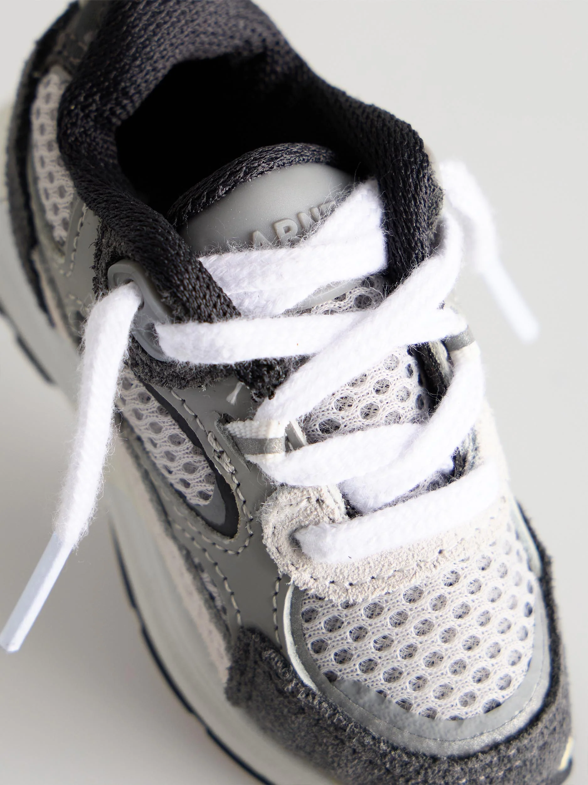 Circuit Trainer Keychain in Ocean Grey - Image 3