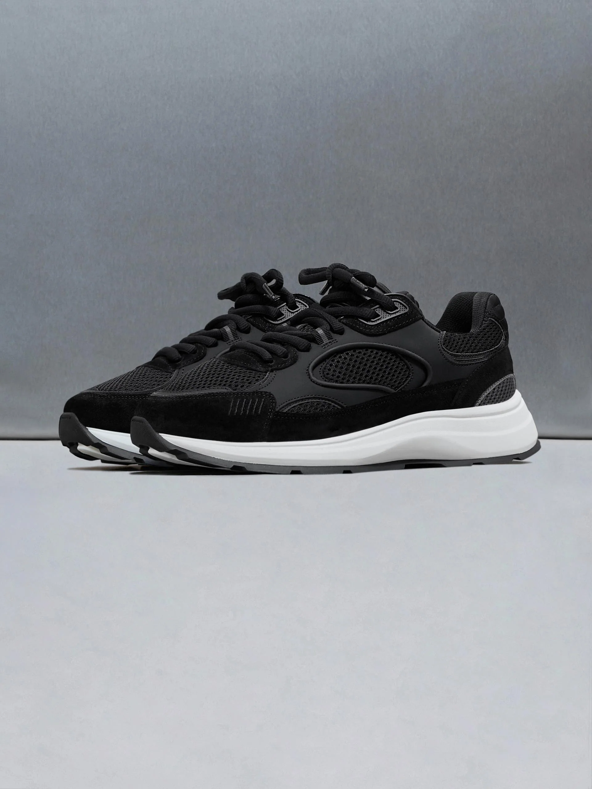 Circuit Trainer in Midnight Black - Image 3