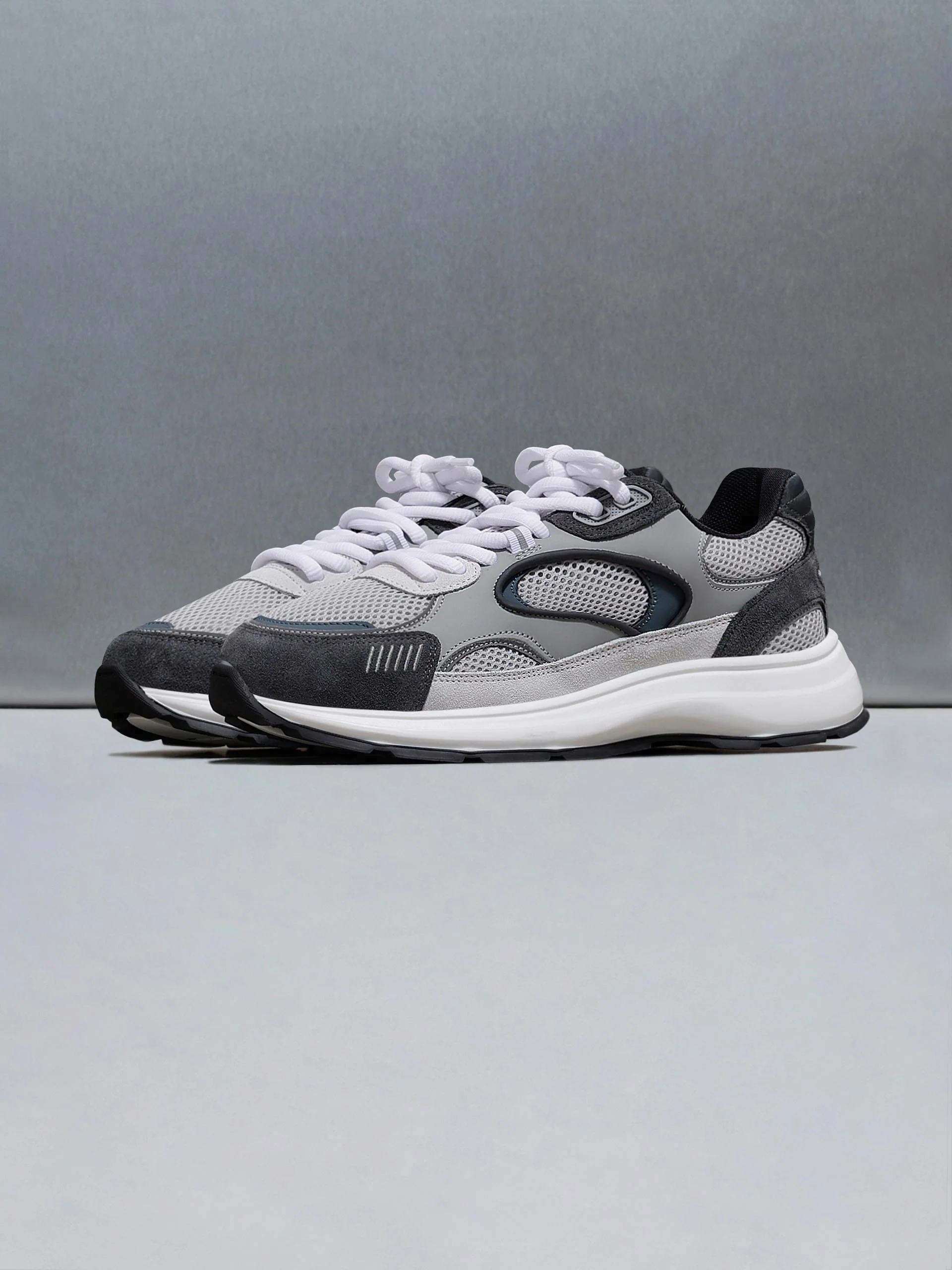 Circuit Trainer in Ocean Grey - Image 3