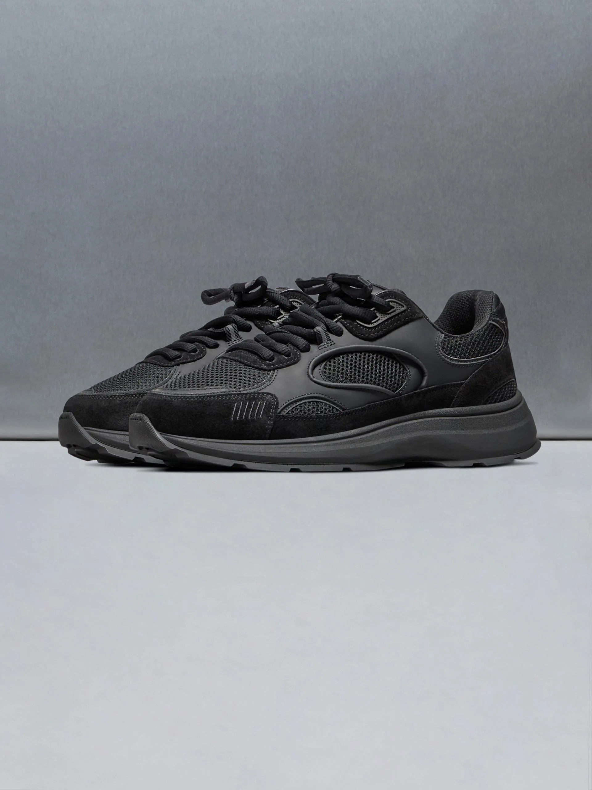 Circuit Trainer in Triple Black - Image 3