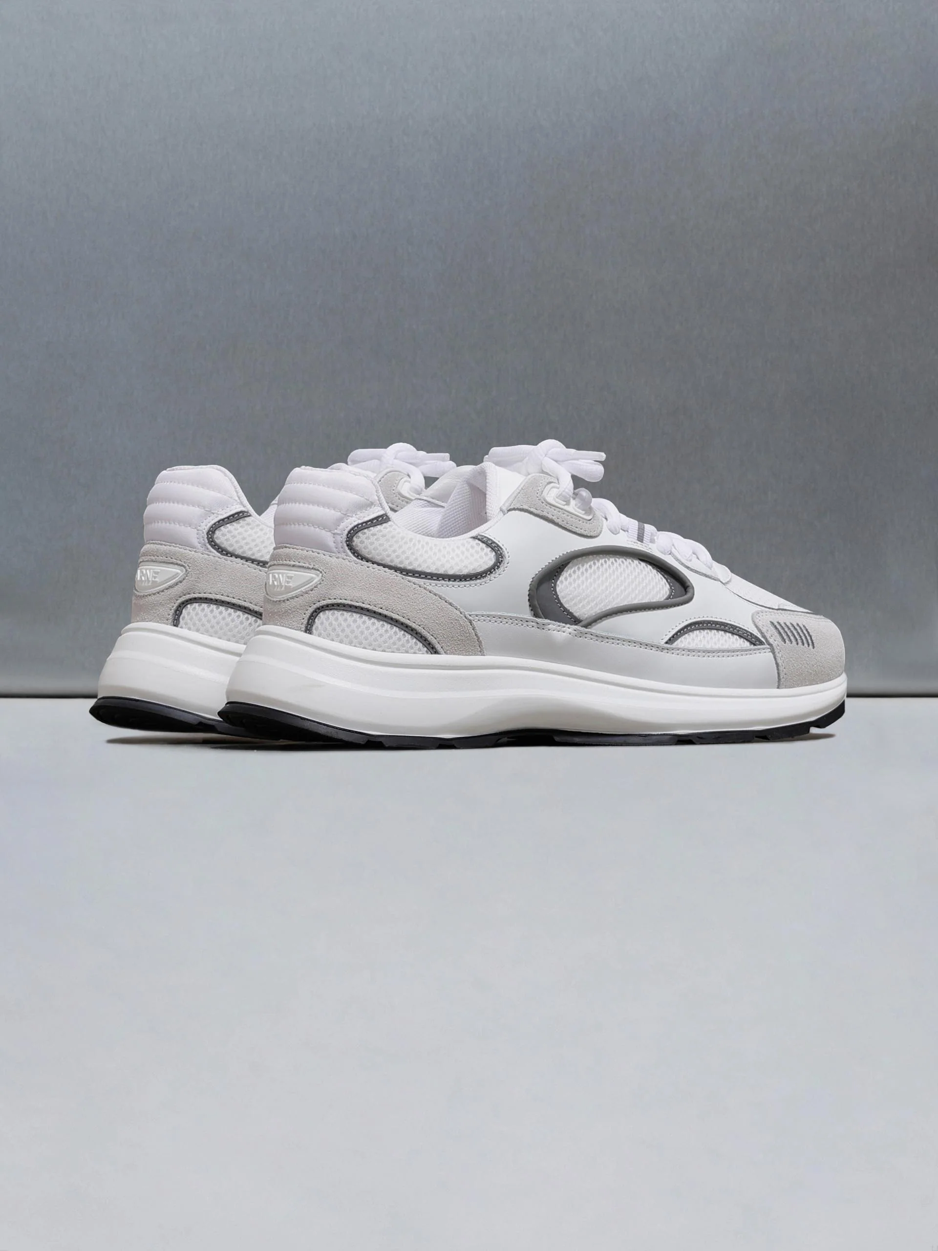 Circuit Trainer in White - Image 4