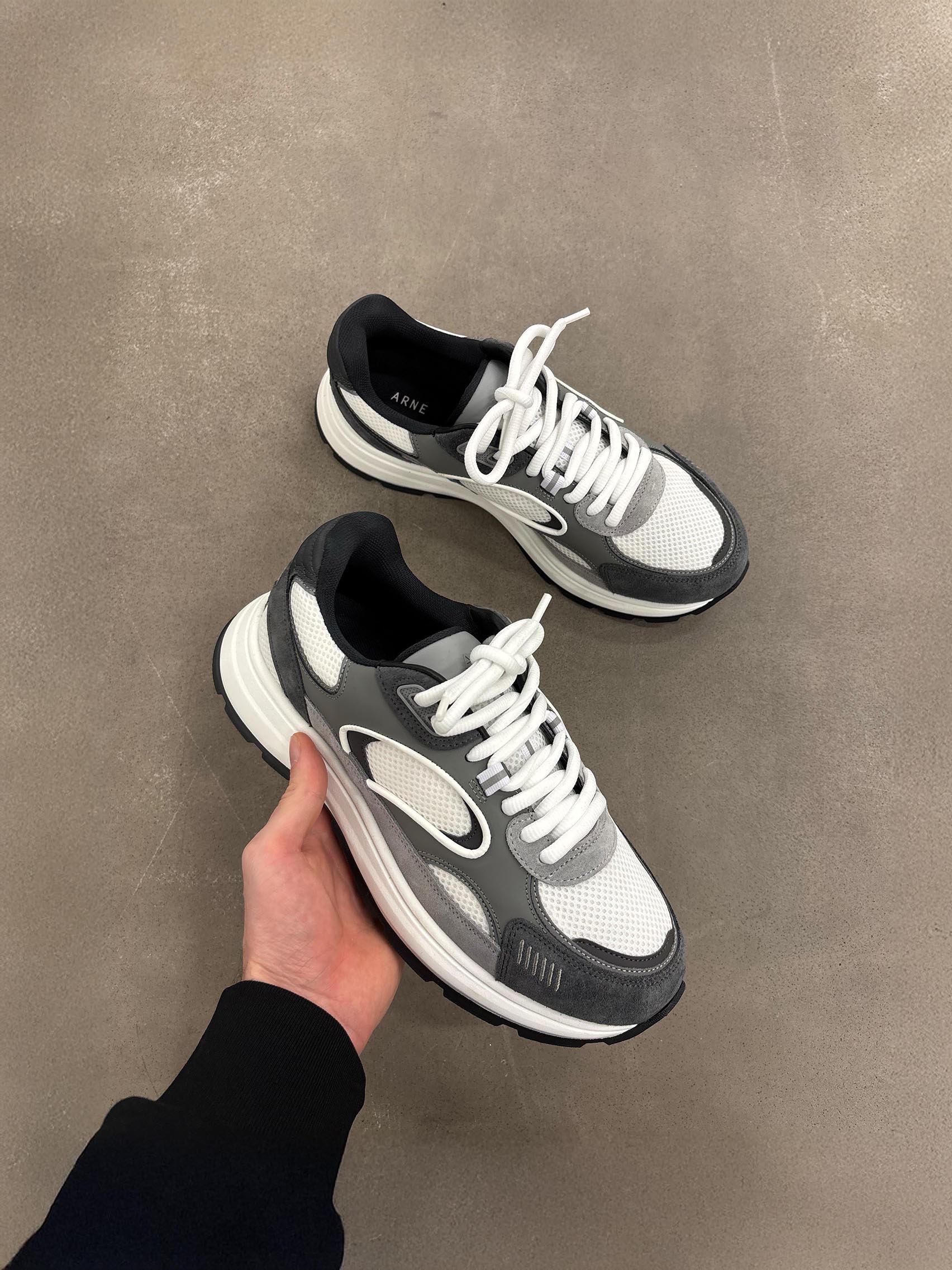 Circuit Trainer in White Grey - Image 6