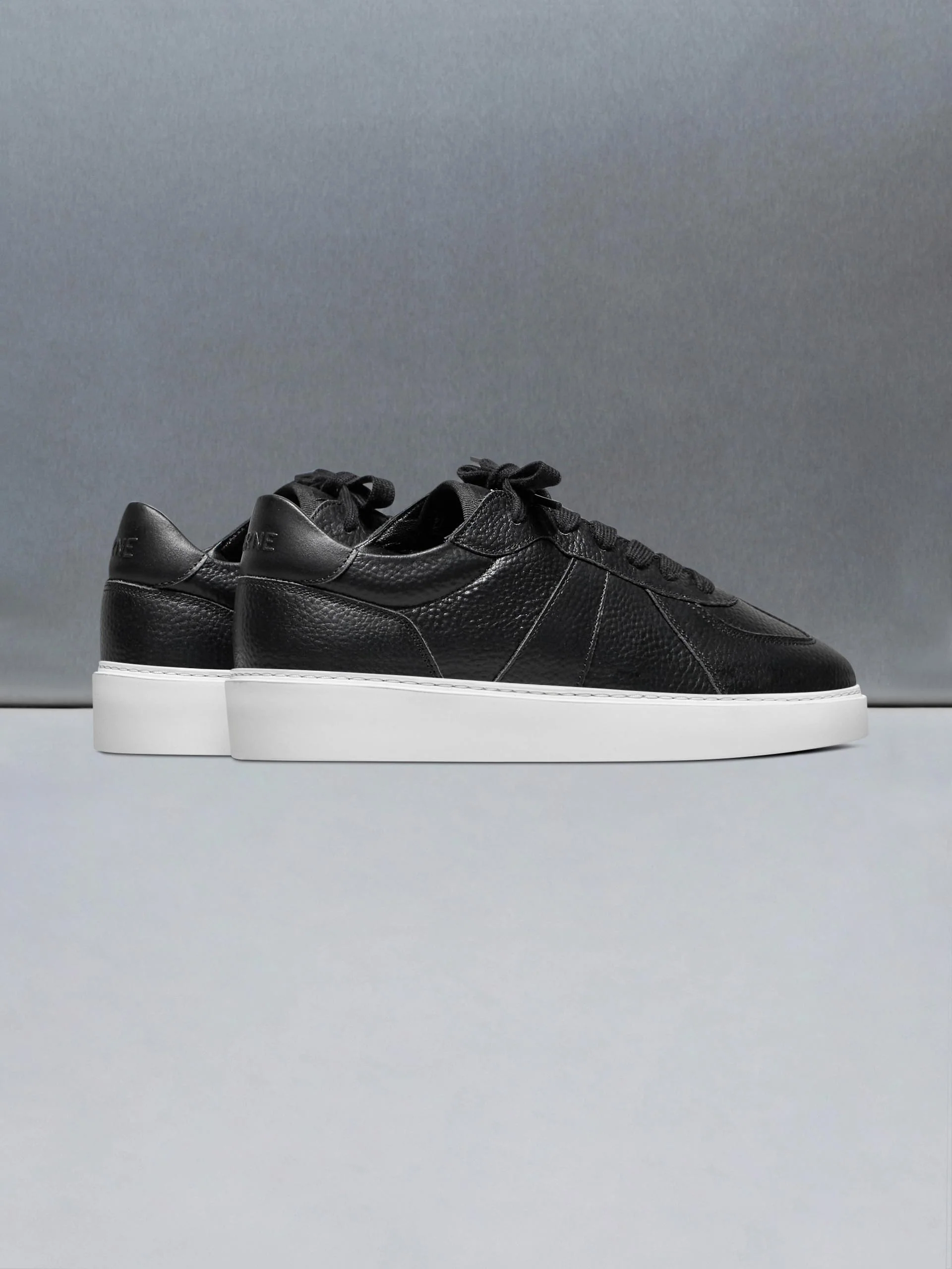 Classic Court Trainer in Black - Image 4