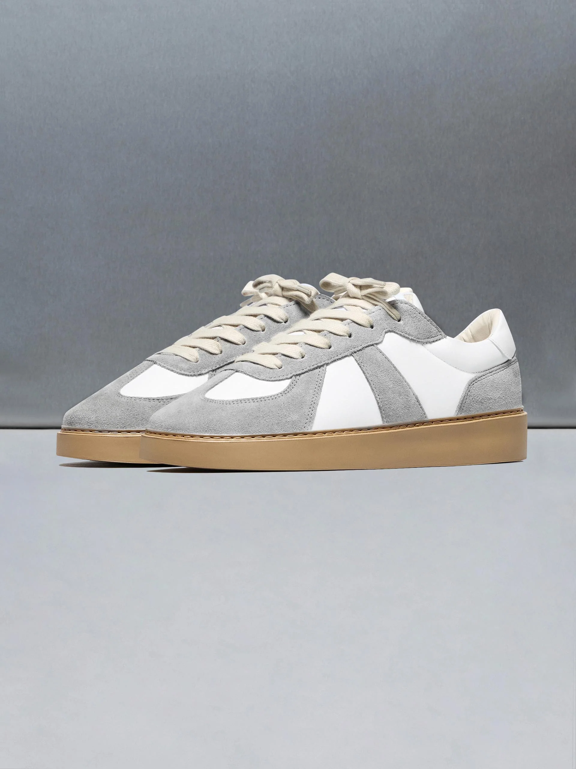 Classic Court Trainer in White Grey - Image 3