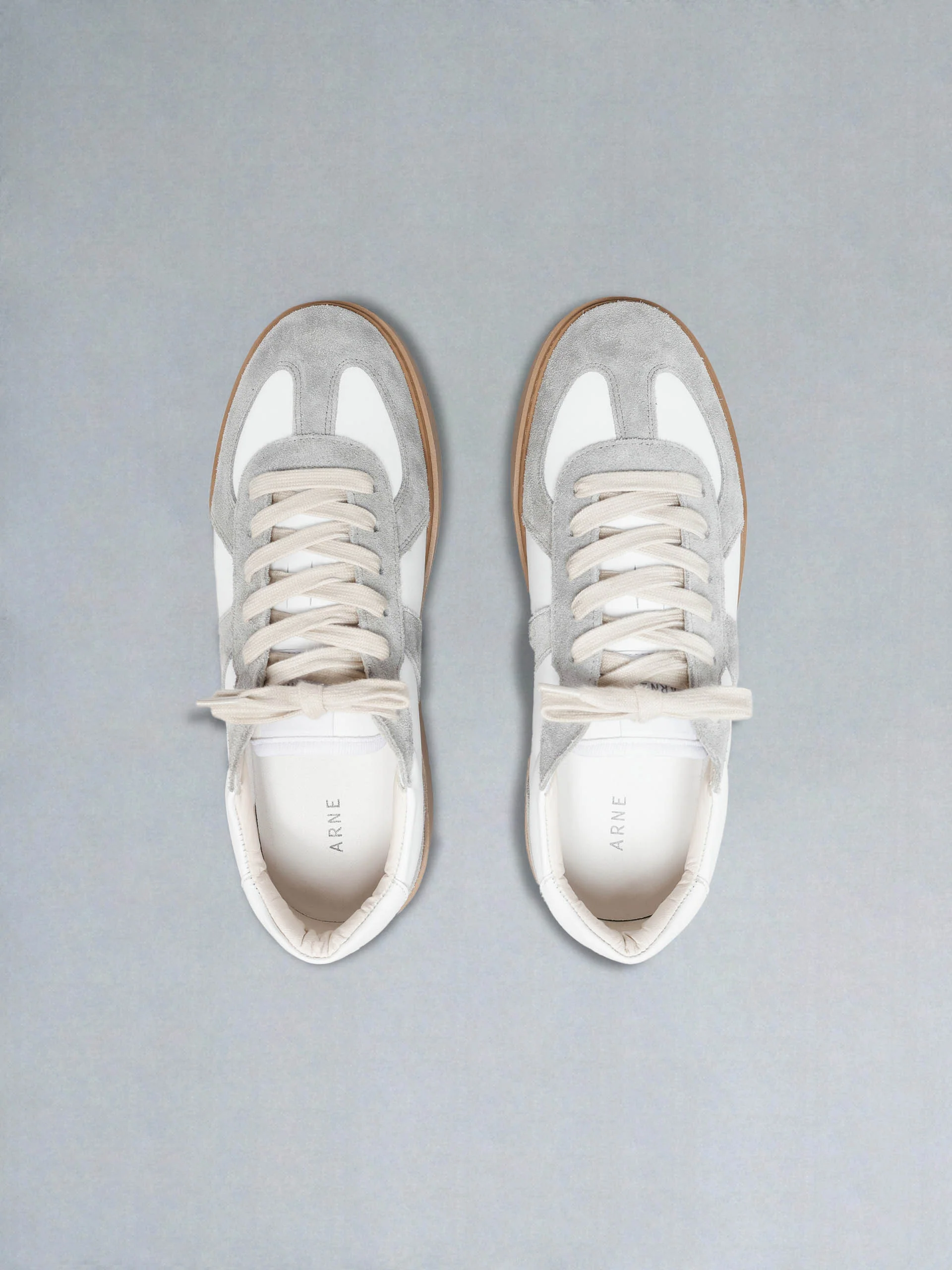 Classic Court Trainer in White Grey - Image 5