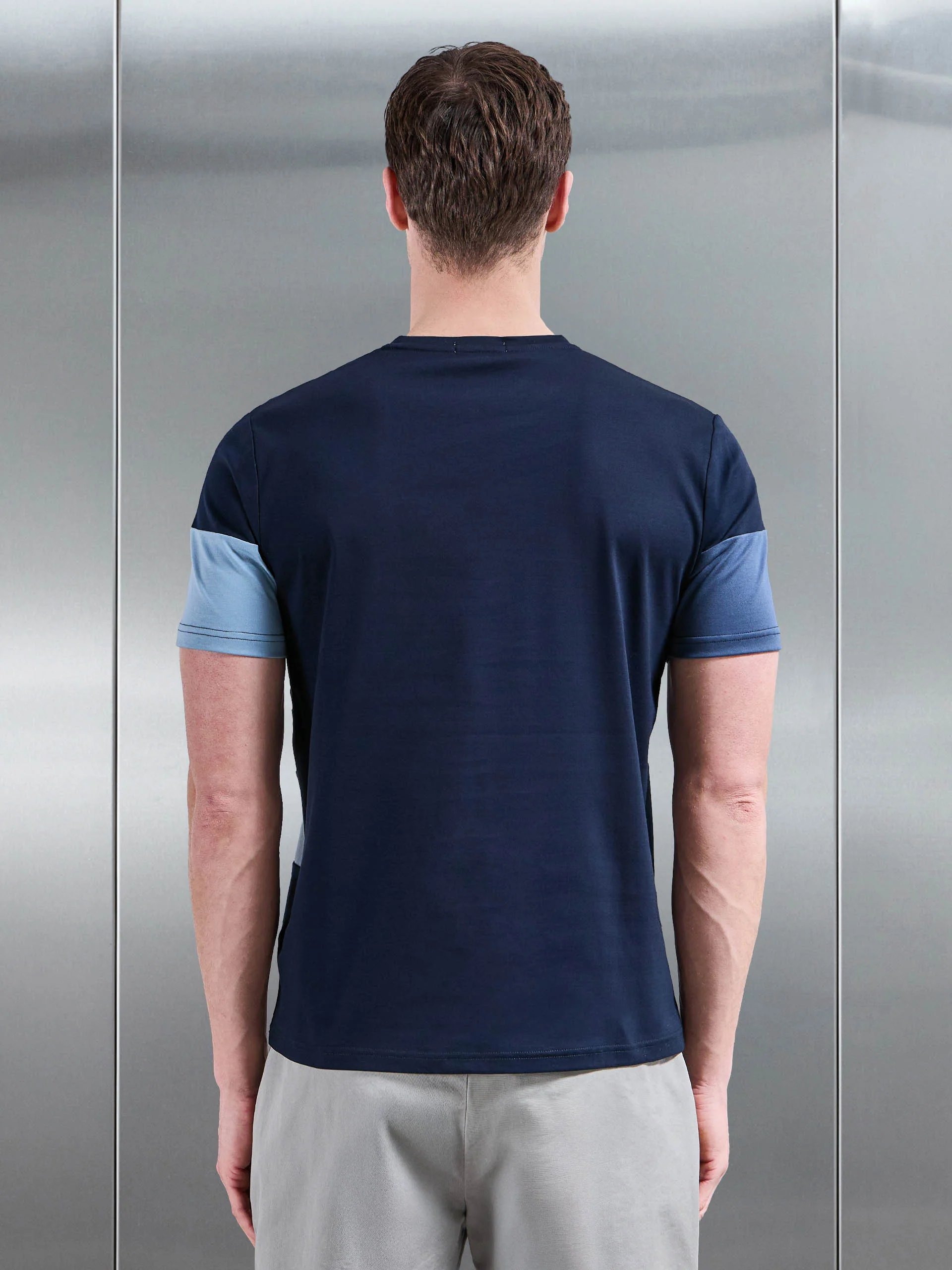 Colour Block T-Shirt in Navy - Image 3