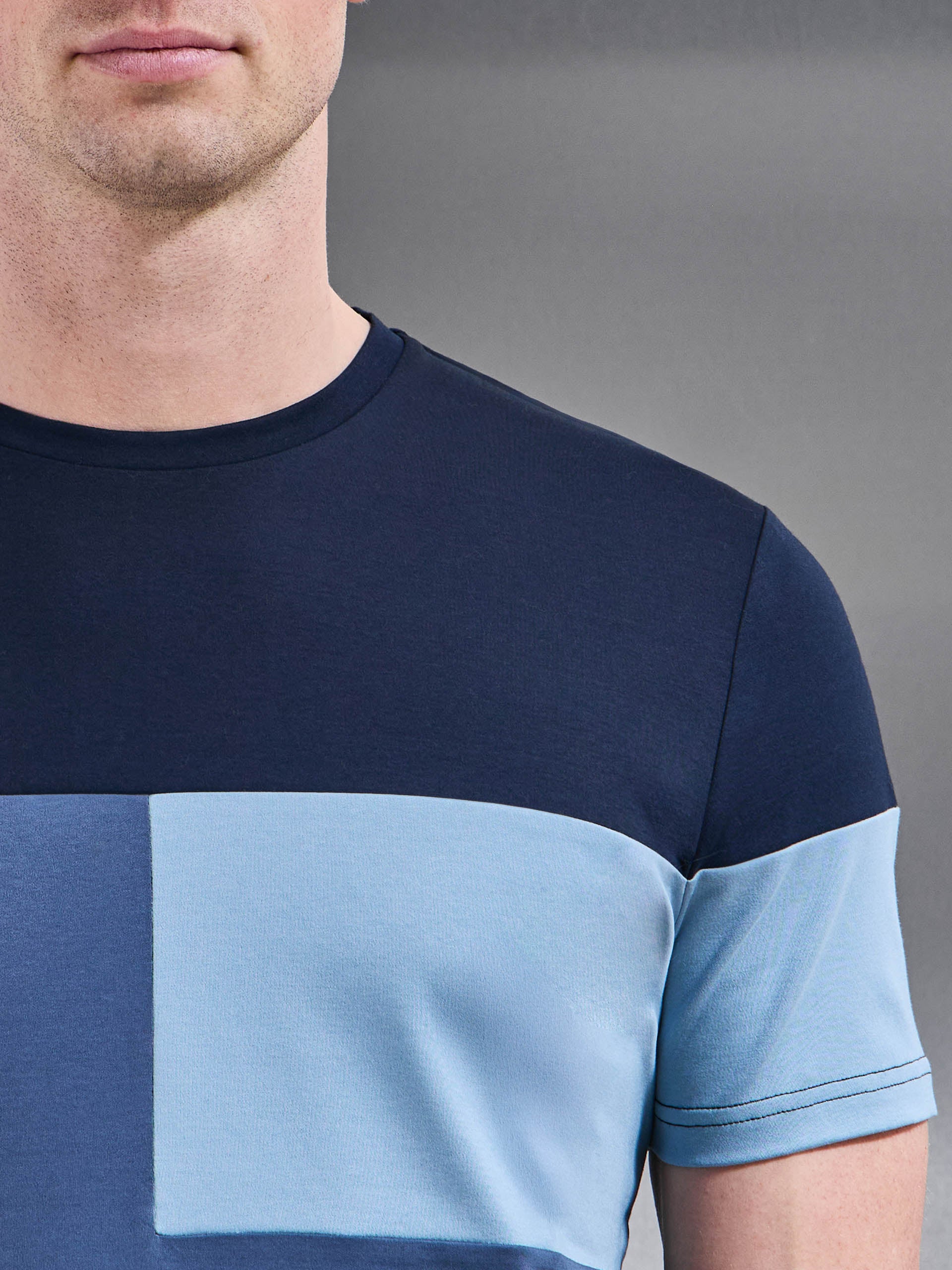 Colour Block T-Shirt in Navy - Image 4