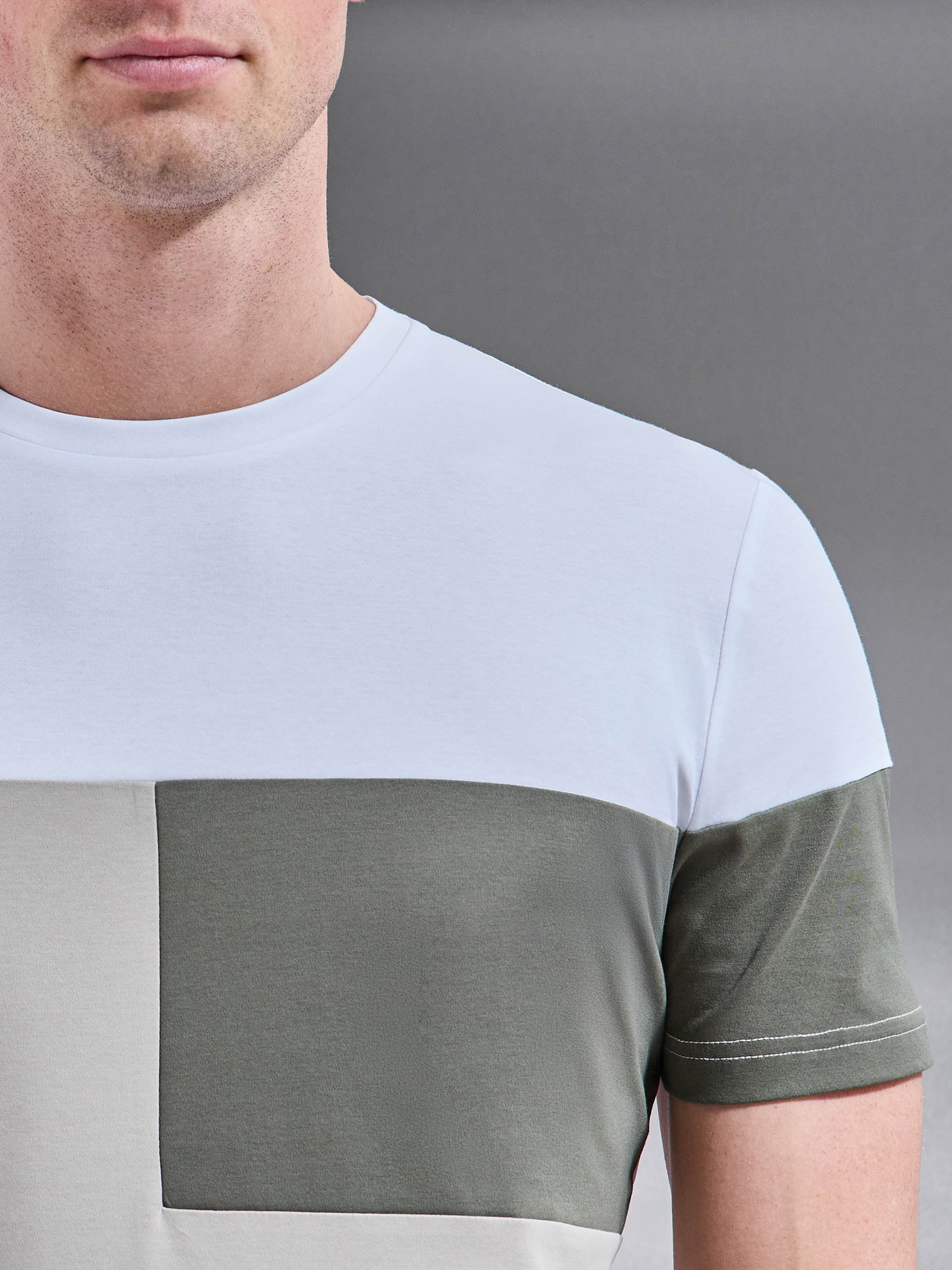 Colour Block T-Shirt in White - Image 4