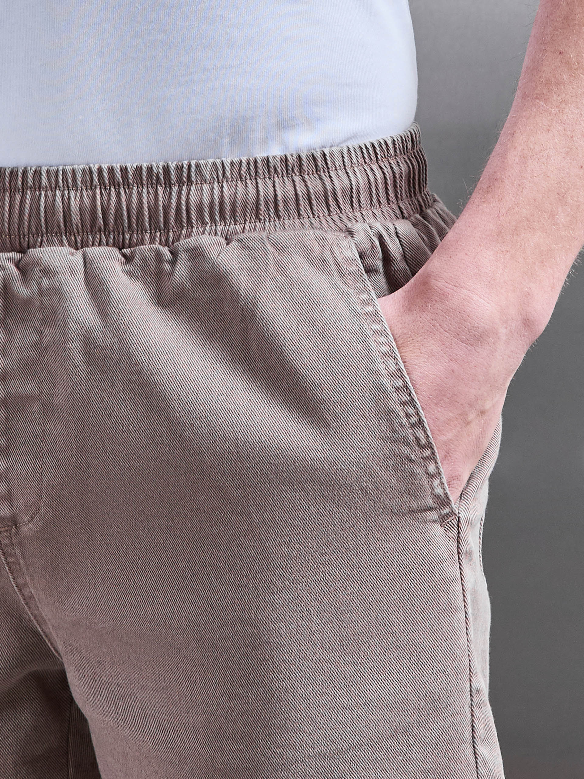 Cotton Twill Stretch Short in Taupe - Image 6