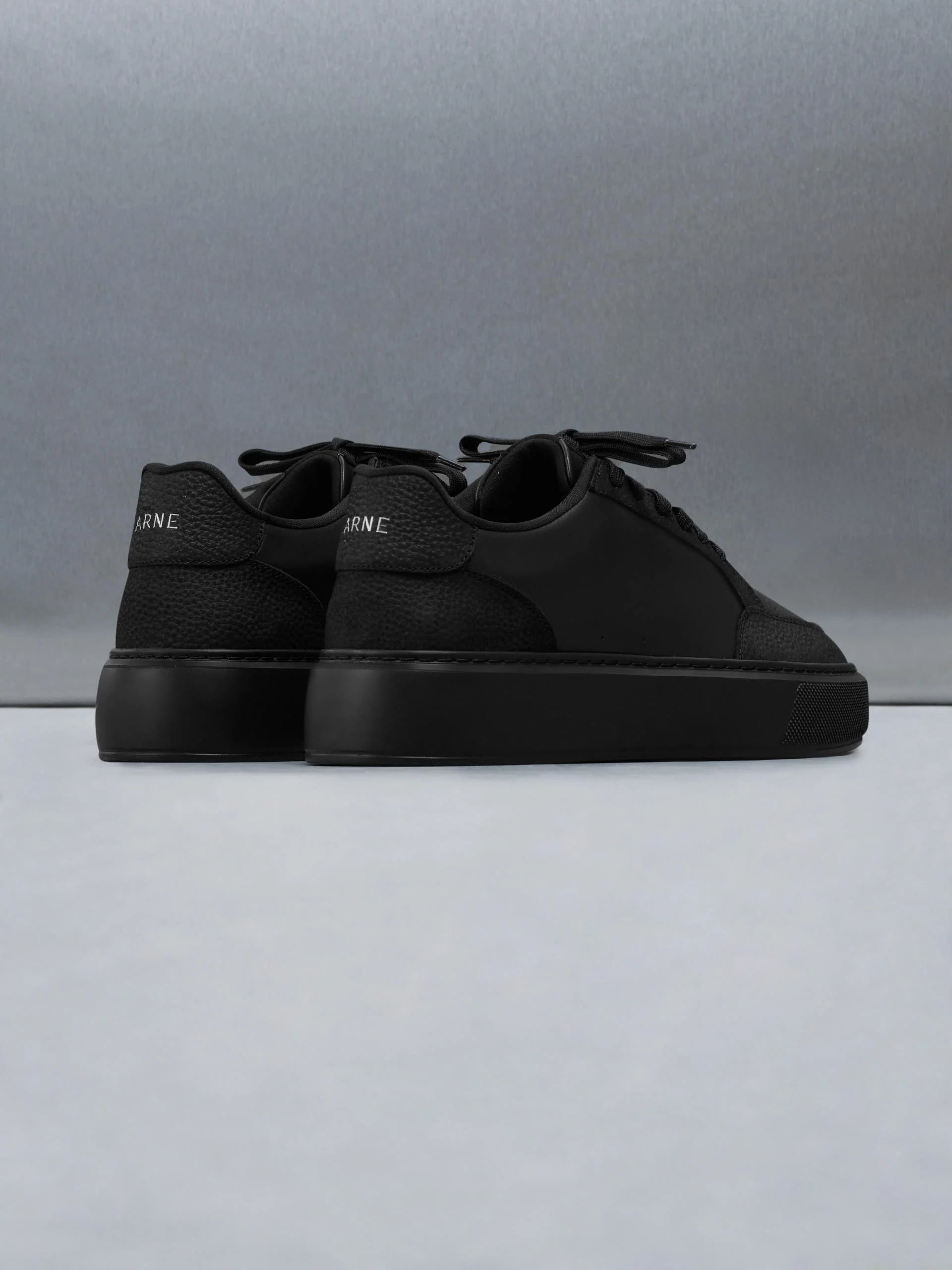 Court Trainer 2.0 in Triple Black - Image 3